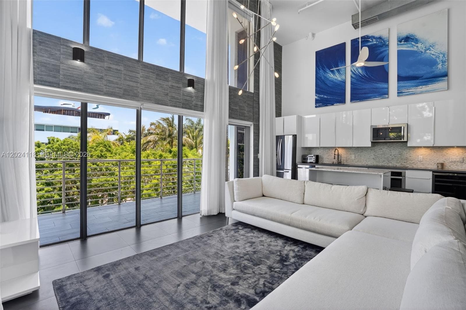 Condo at 900 4th St, Miami Beach, FL