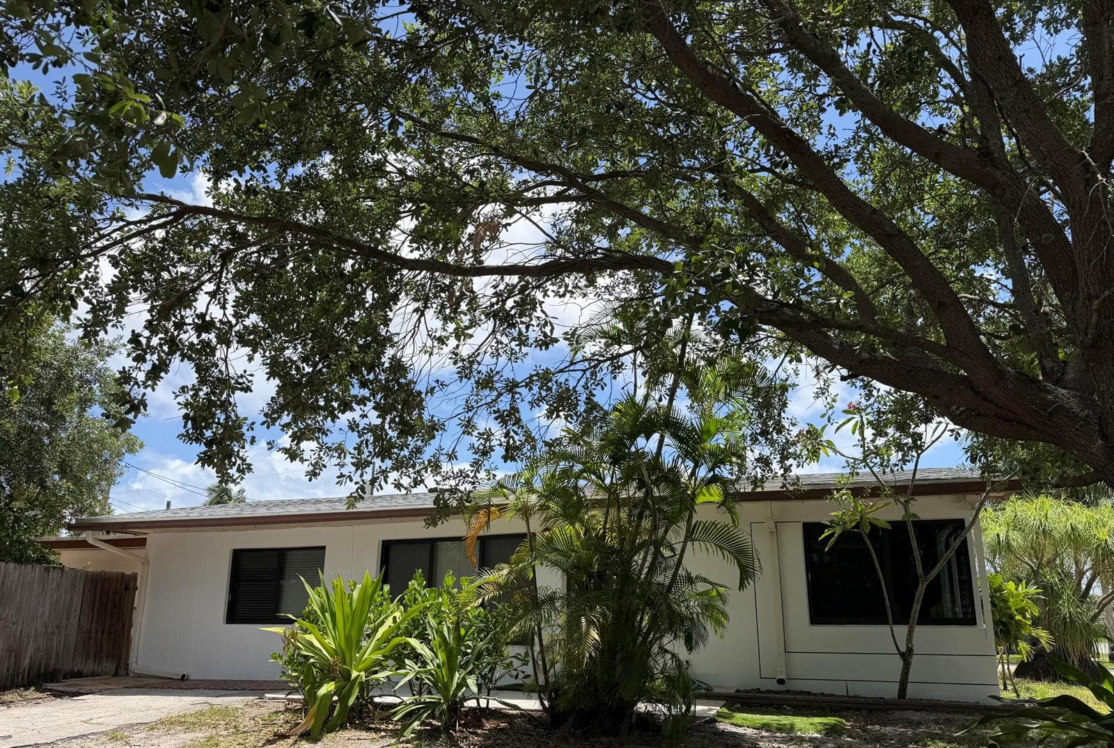 Single-family home at 4250 NE 12th Avenue, Pompano Beach, FL