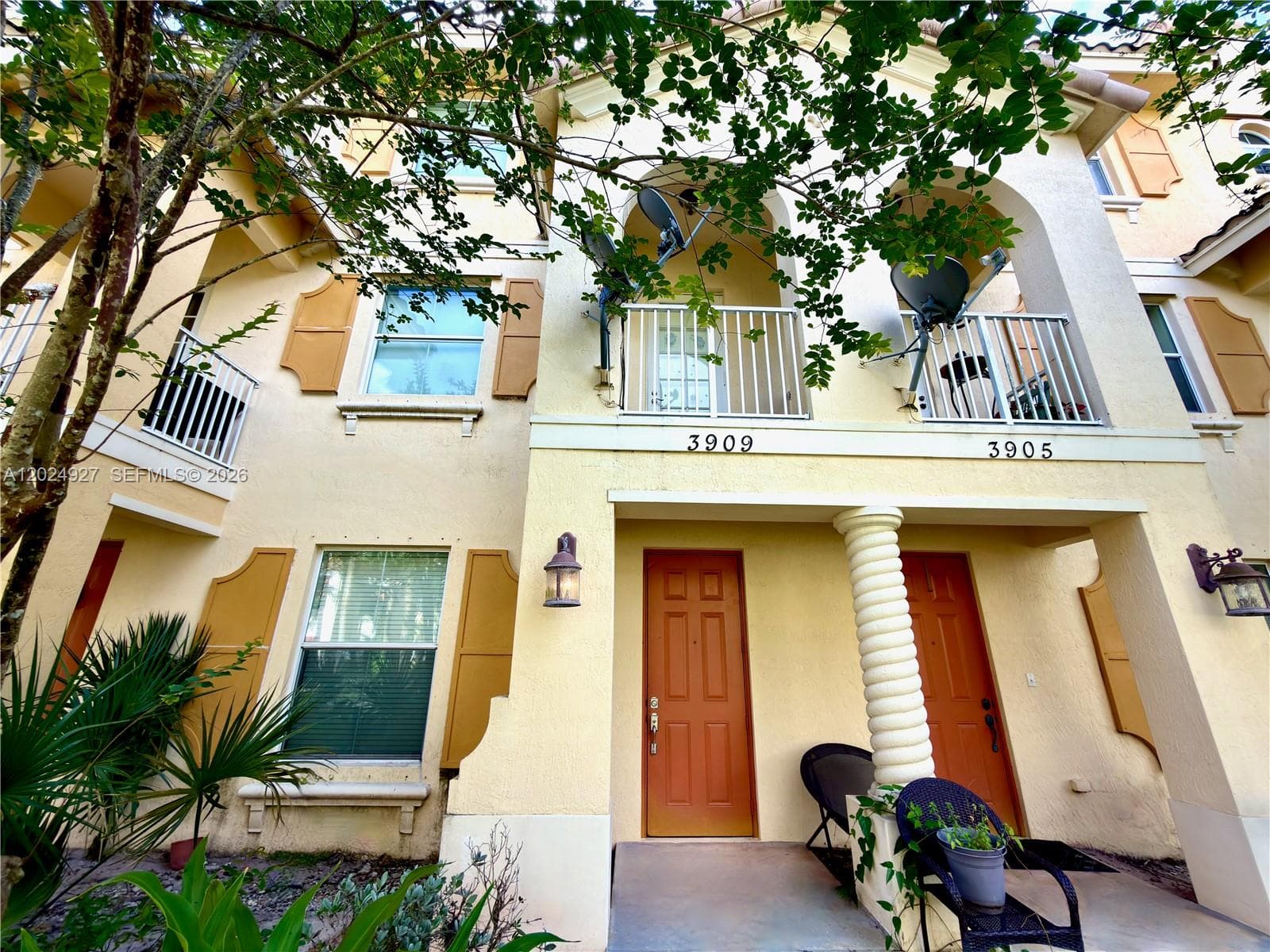 Townhouse at 3909 White Peacock Ln, Coconut Creek, FL