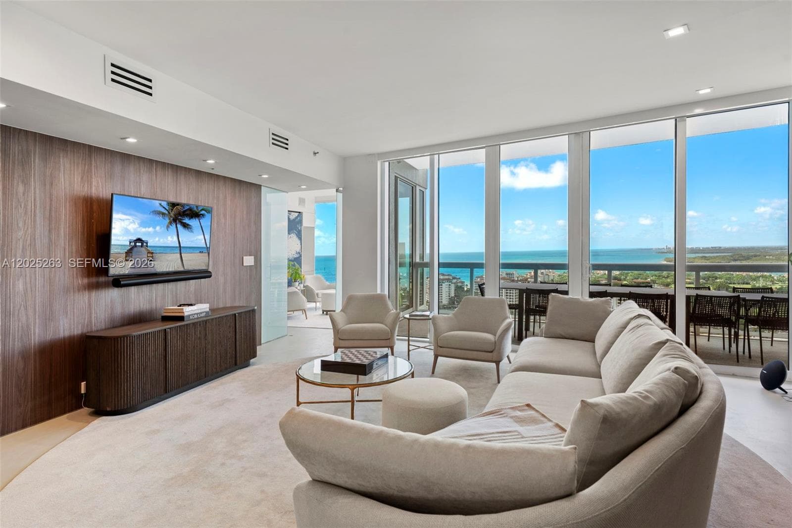 Condo en 1000 S Pointe Dr, Miami Beach — foto 3