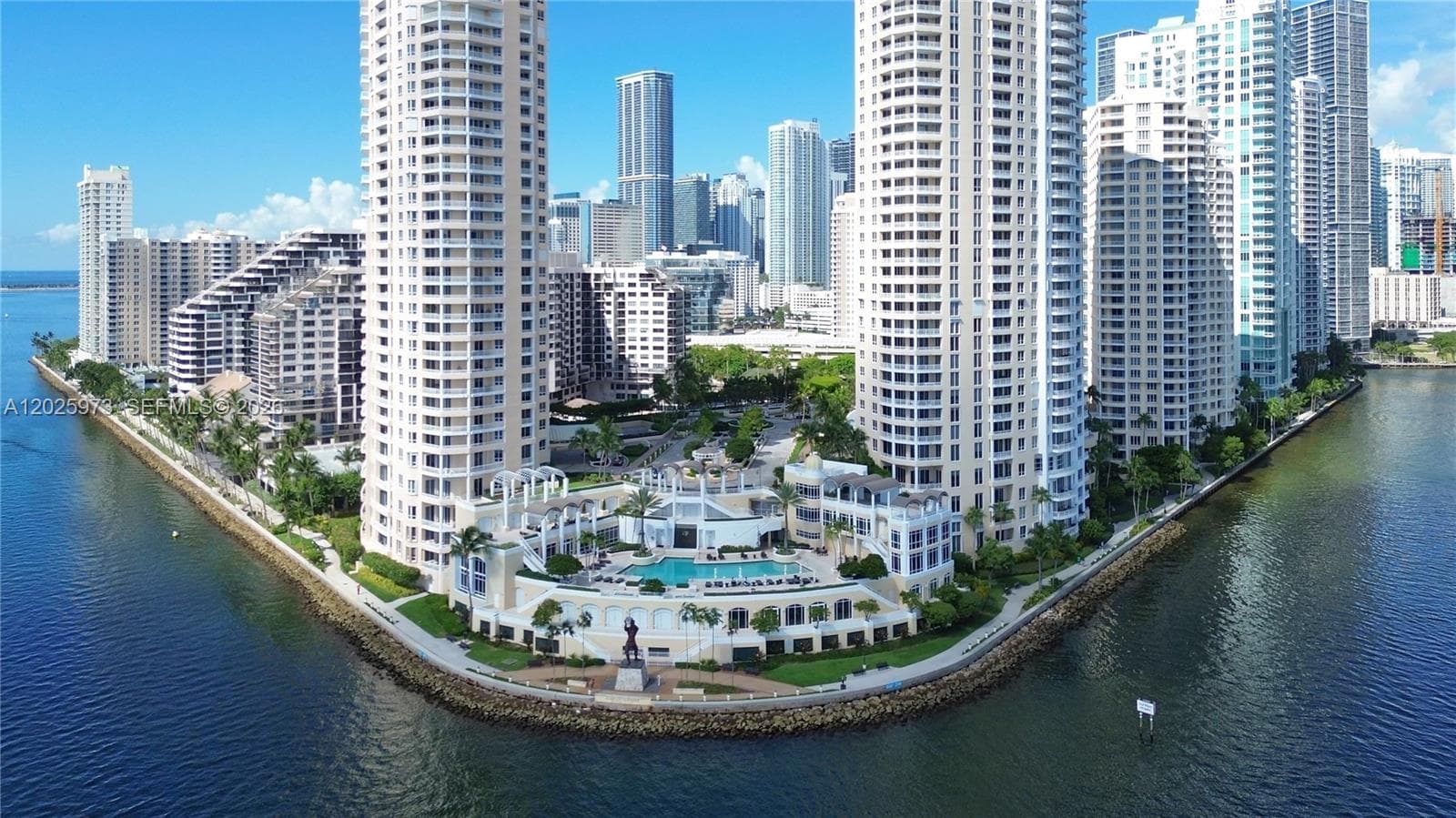 Condo at 848 Brickell Key Dr, Miami, FL