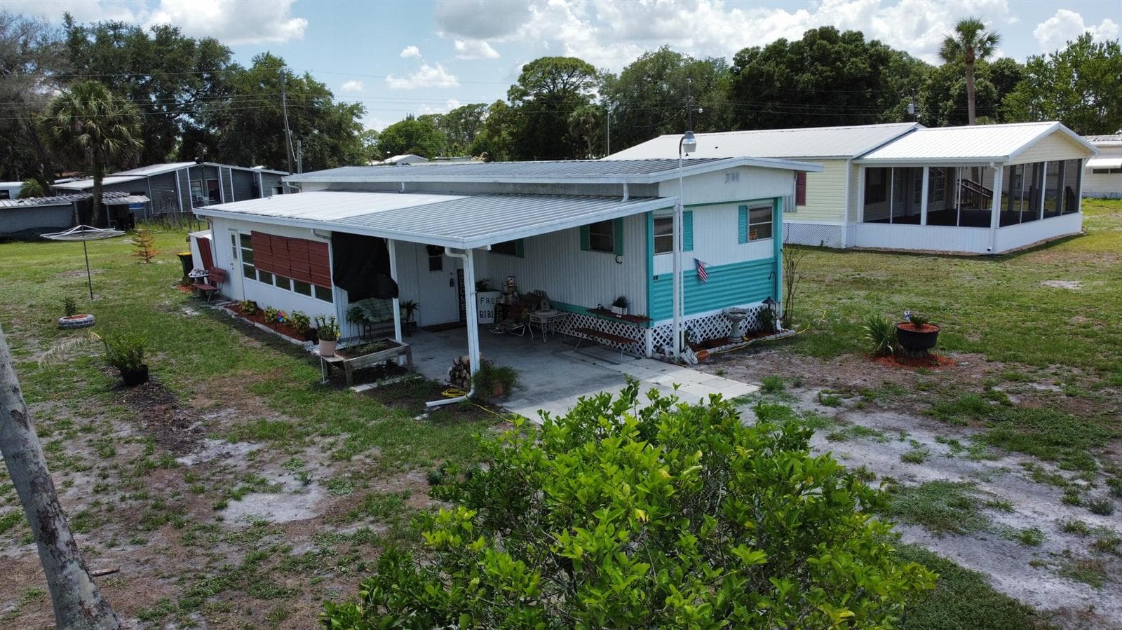 Mobile home at 17408 Broadwing Lane, Okeechobee, FL