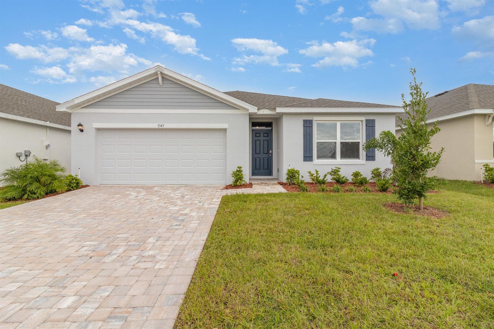 Single-family home at 9069 Venetian Square, Vero Beach, FL