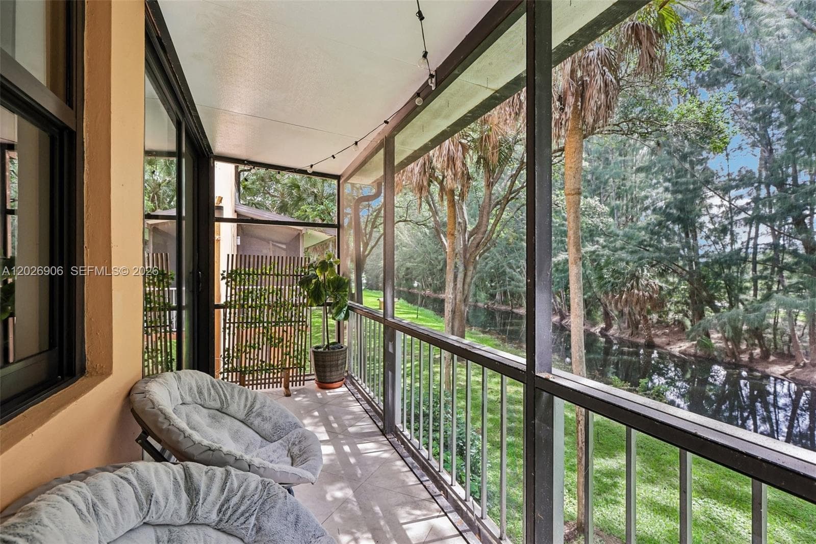 Condo at 400 Commodore Dr, Plantation — photo 1