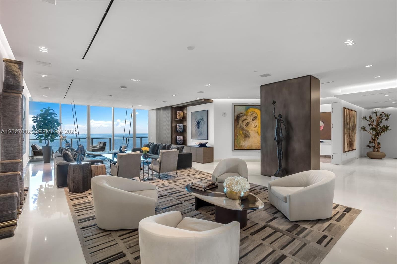 Condo at 350 Ocean Dr, Key Biscayne, FL