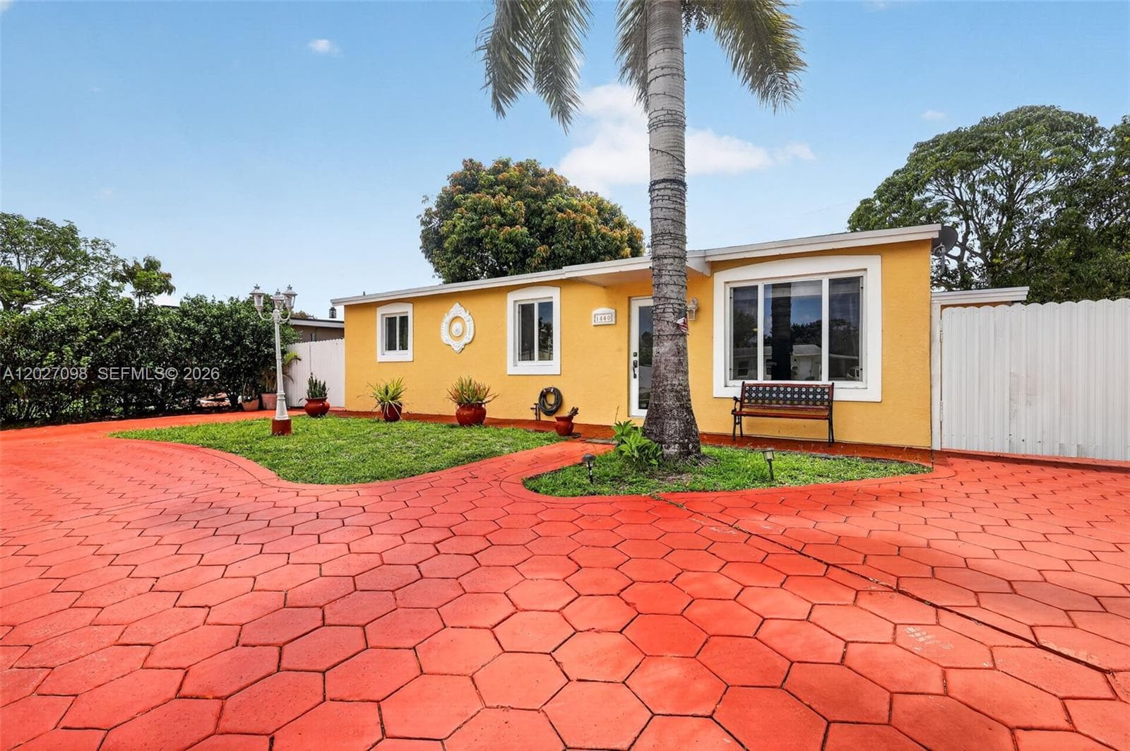 Single-family home at 1440 N 68th Ave, Hollywood — photo 3