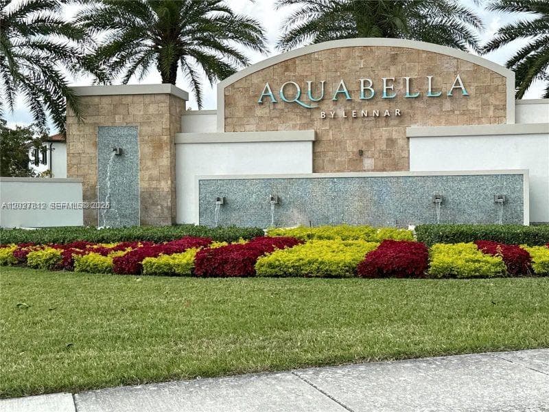 Townhouse at 3342 W 104th Ter, Hialeah, FL