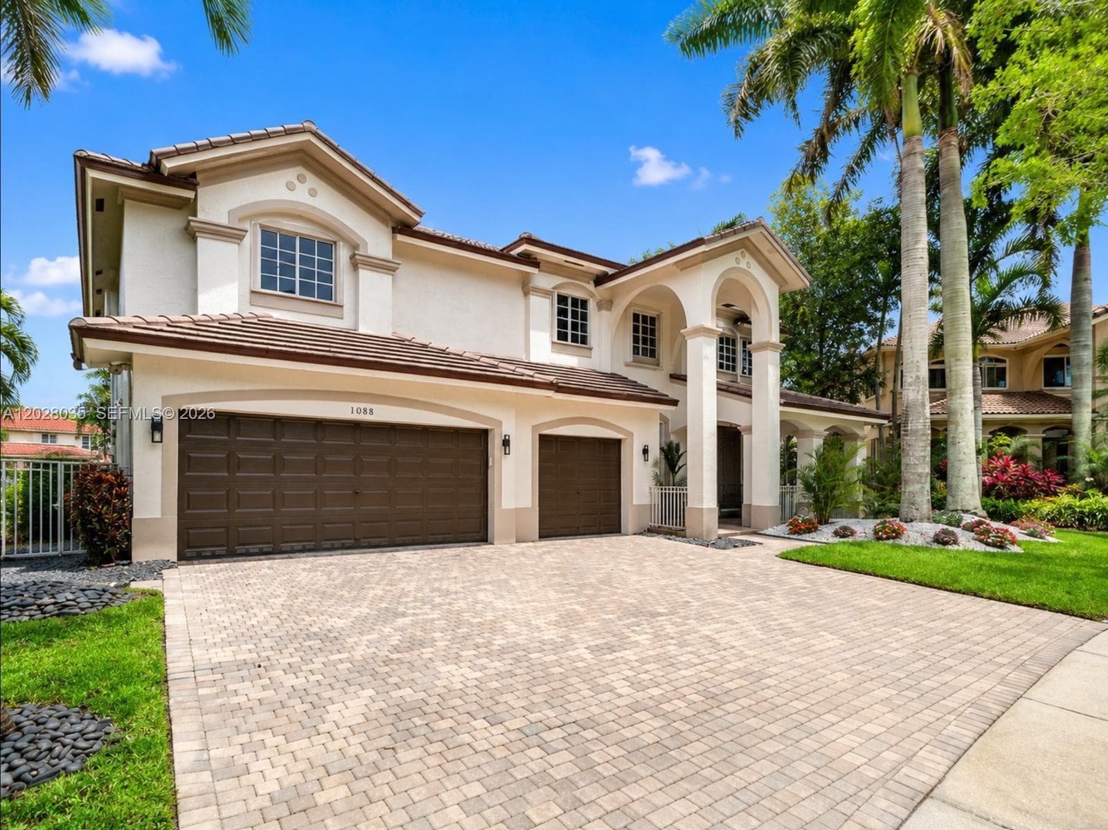 Single-family home at 1088 Skylark Dr, Weston — photo 2