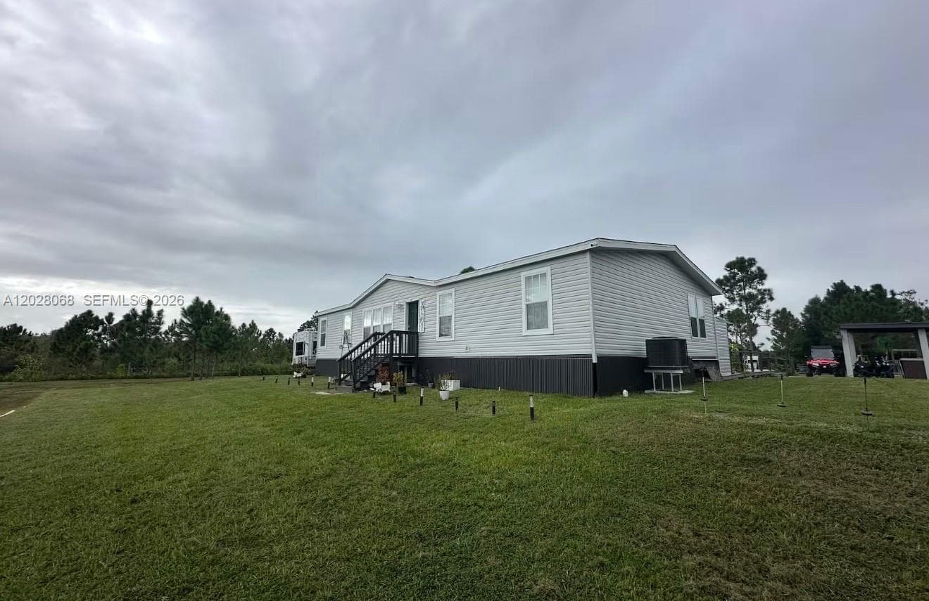 Mobile home at 17663 NW 266TH ST, Okeechobee, FL