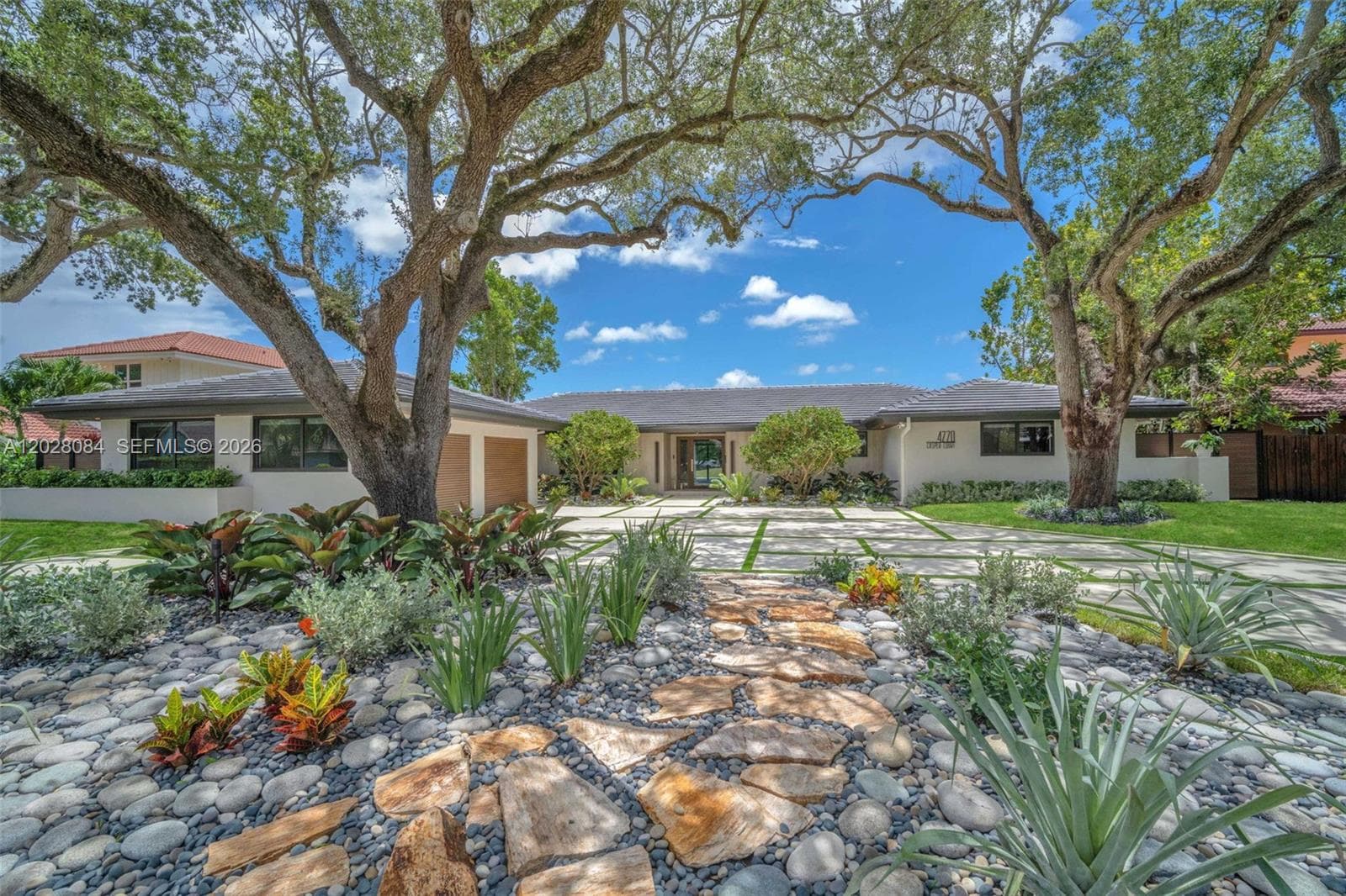 Single-family home at 4220 Casper Ct, Hollywood — photo 3