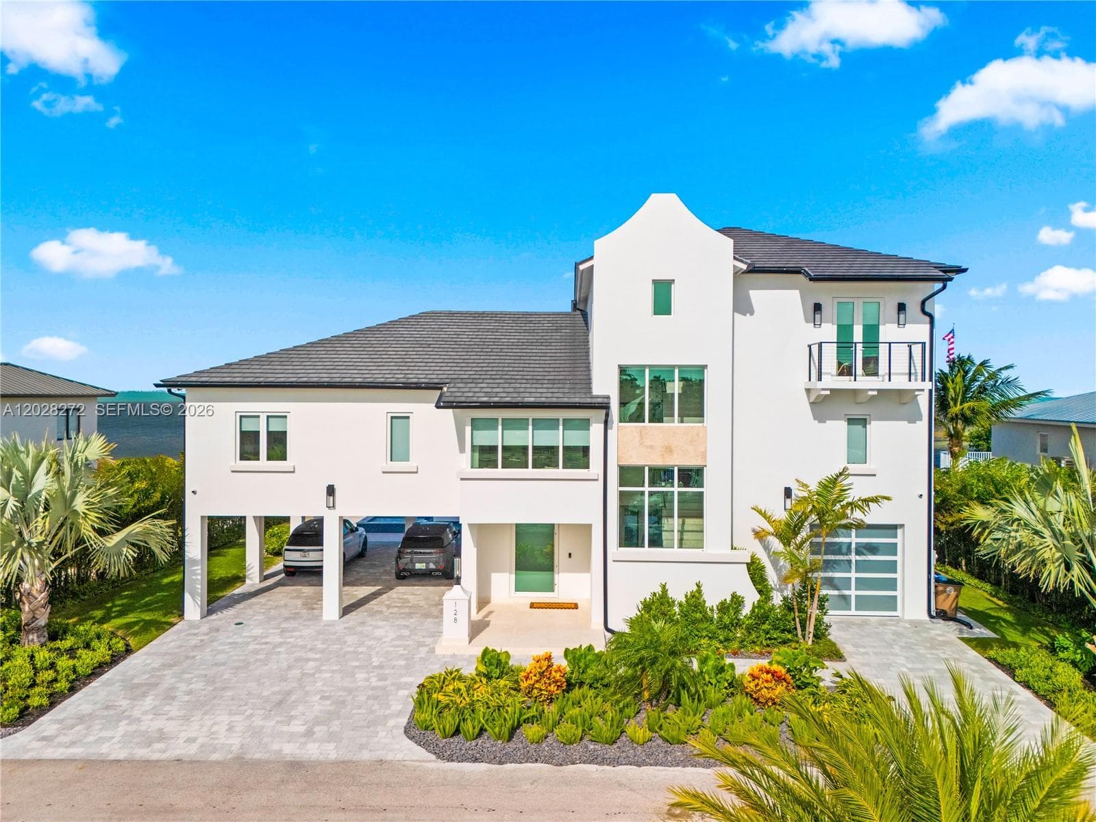 Single-family home at 128 Sunrise Drive, Marathon, FL