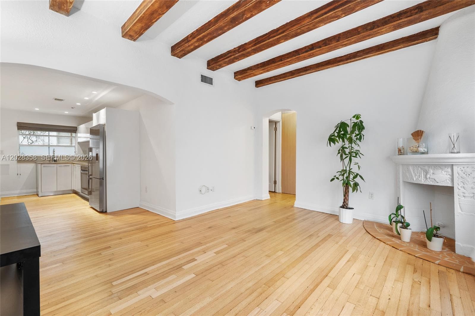 Condo at 1605 Euclid Ave, Miami Beach, FL