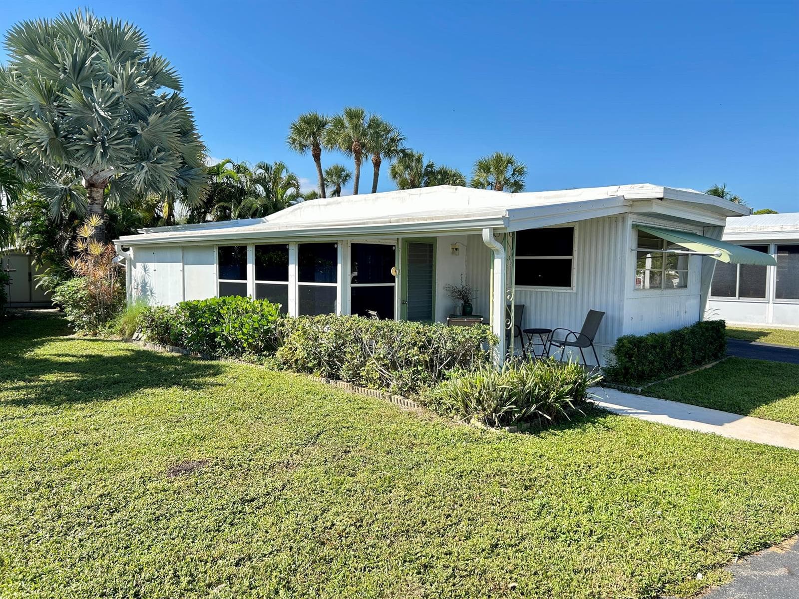 Mobile home at 425 Bougainvilla Drive, Deerfield Beach, FL