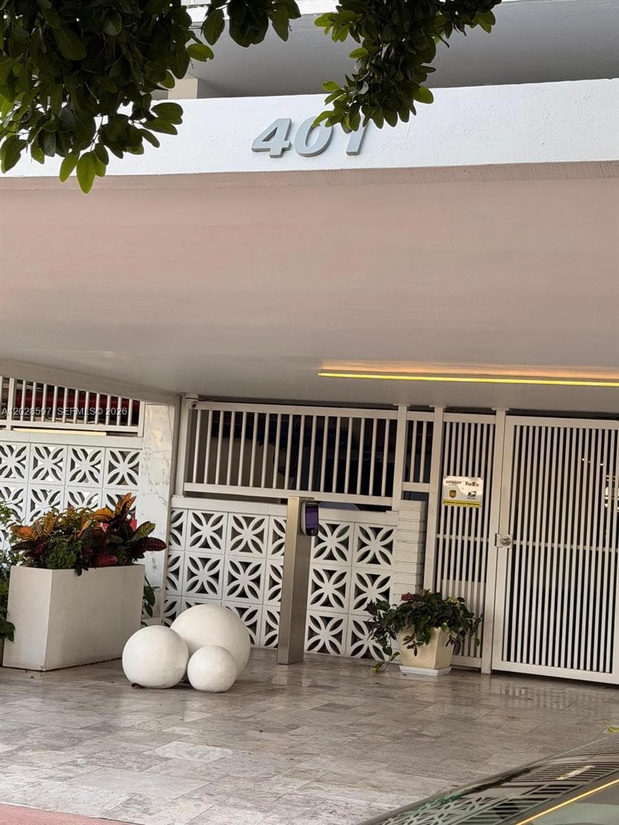 Condo at 401 Ocean Dr, Miami Beach, FL