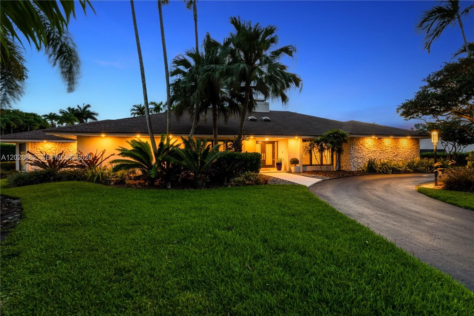 Single-family home at 12926 SW 104th Pl, Miami — photo 2