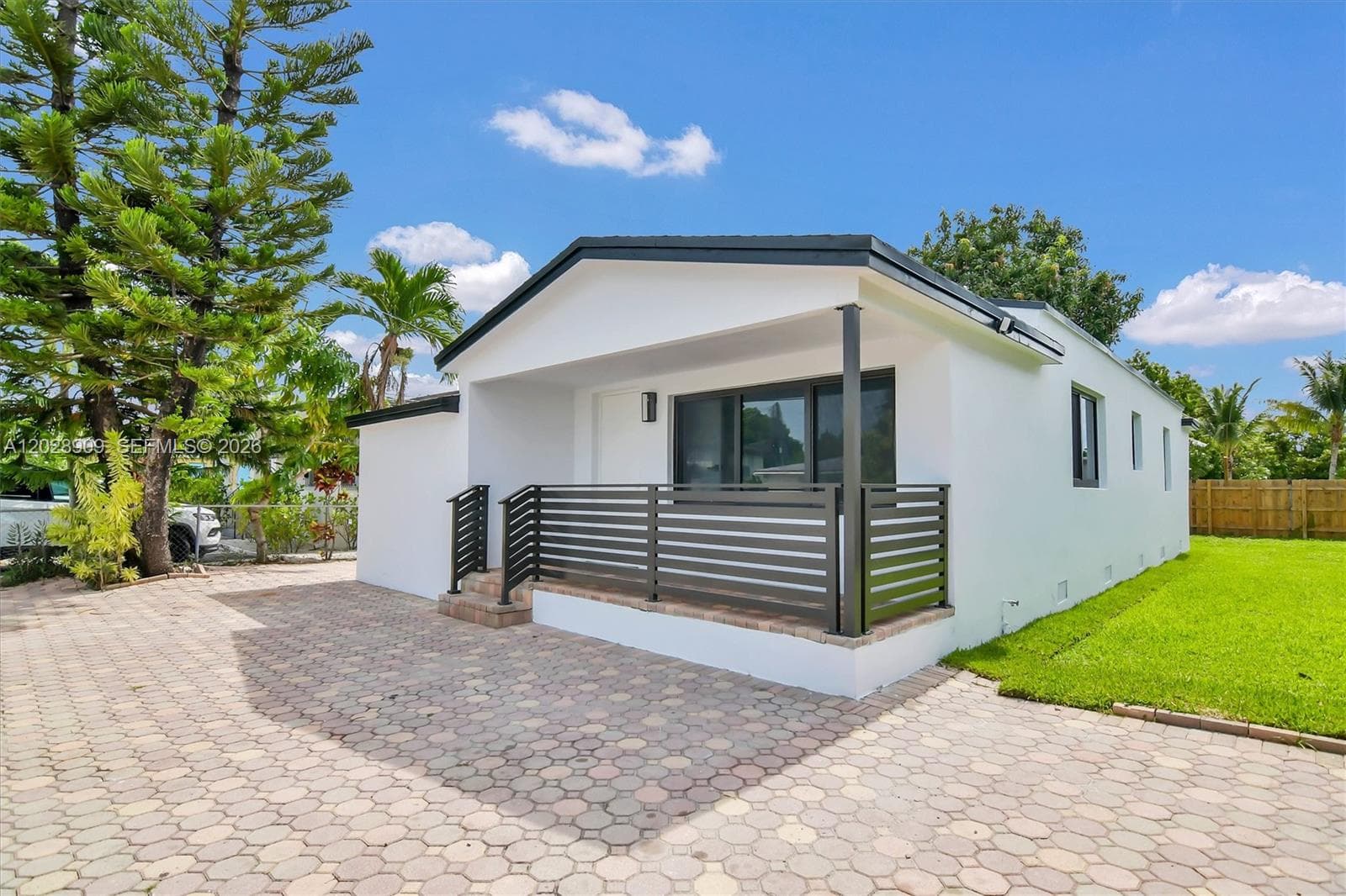 Single-family home at 85 SW 30th Ave, Miami — photo 1