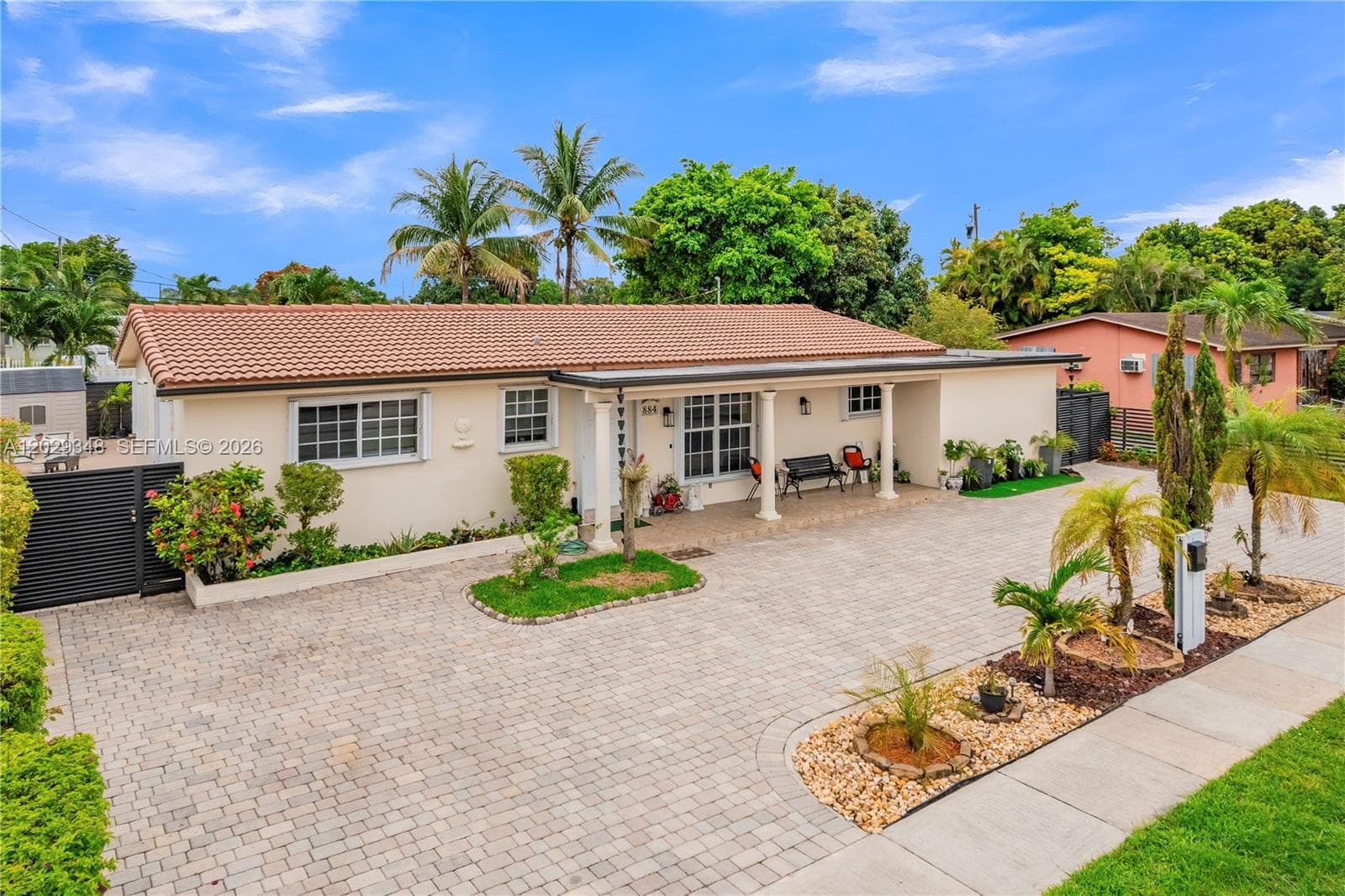 Single-family home at 884 W 72nd Pl, Hialeah — photo 1