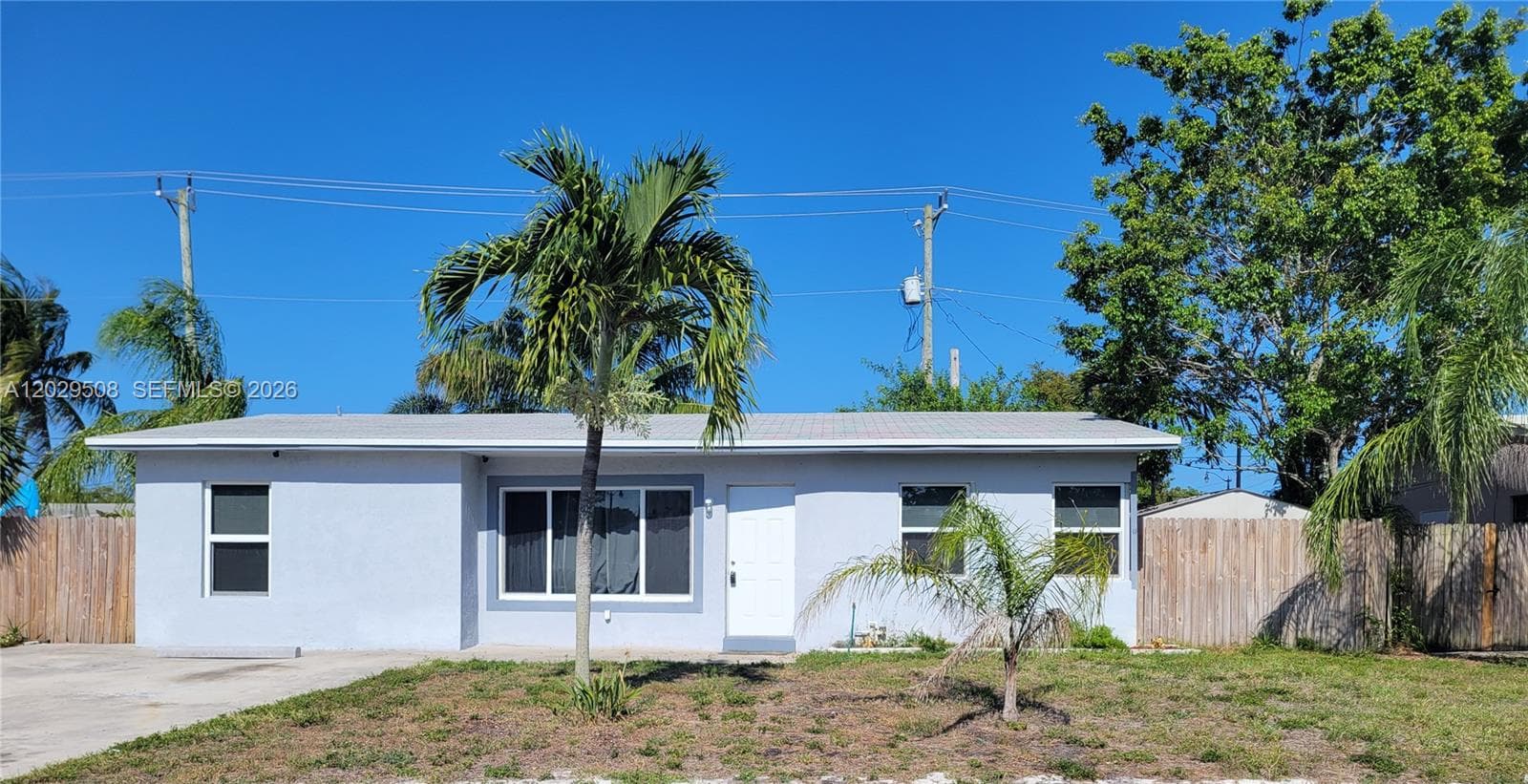 Single-family home at 2560 NE 8th Ter, Pompano Beach, FL