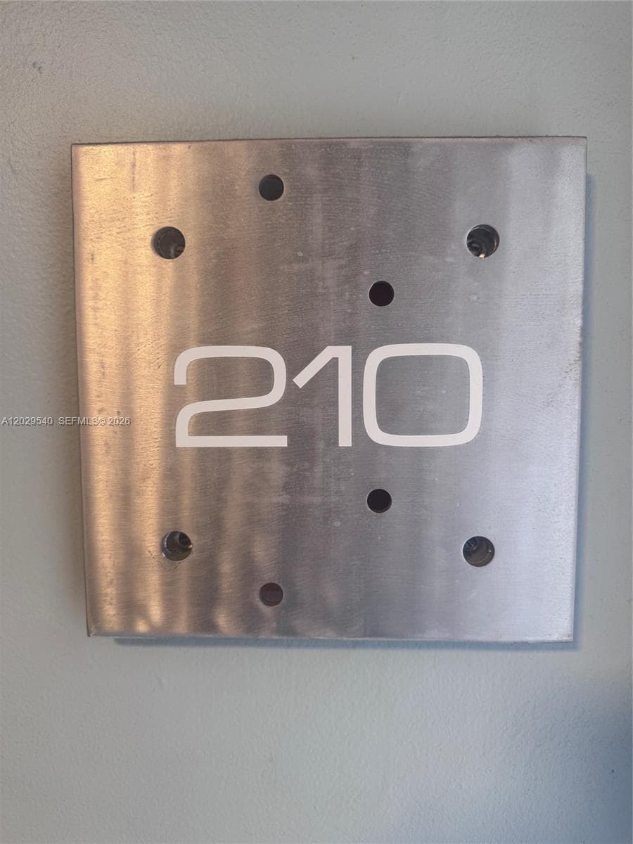 Condo at 865 Collins Ave, Miami Beach — photo 2