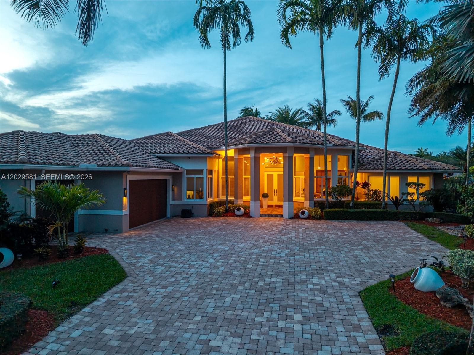 Single-family home at 2458 Provence Ct, Weston — photo 1