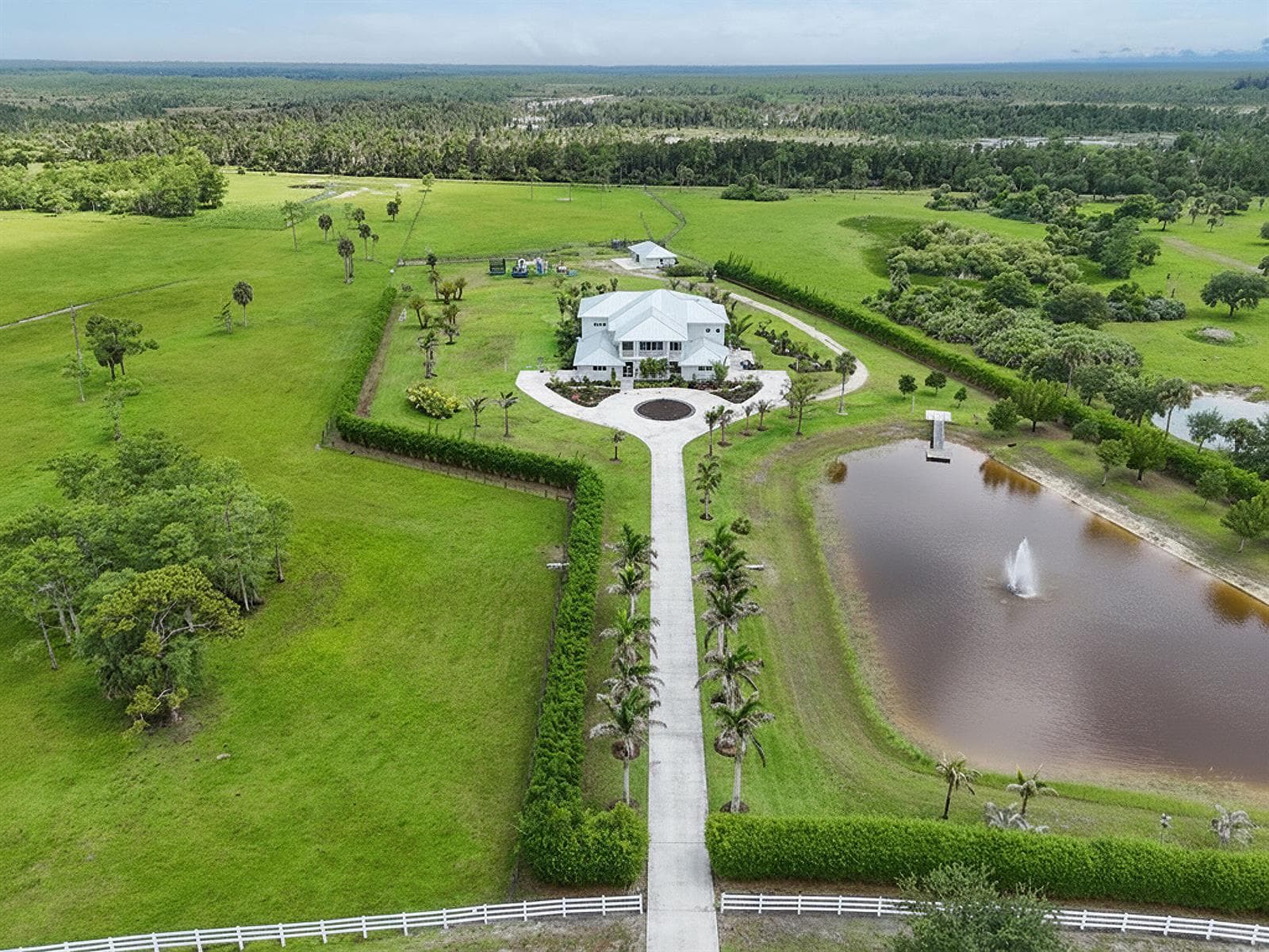 Single-family home at 2985 SW Trailside Path, Stuart, FL