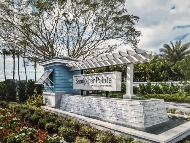 Townhouse at 581 Sanderling Cir, Deerfield Beach, FL