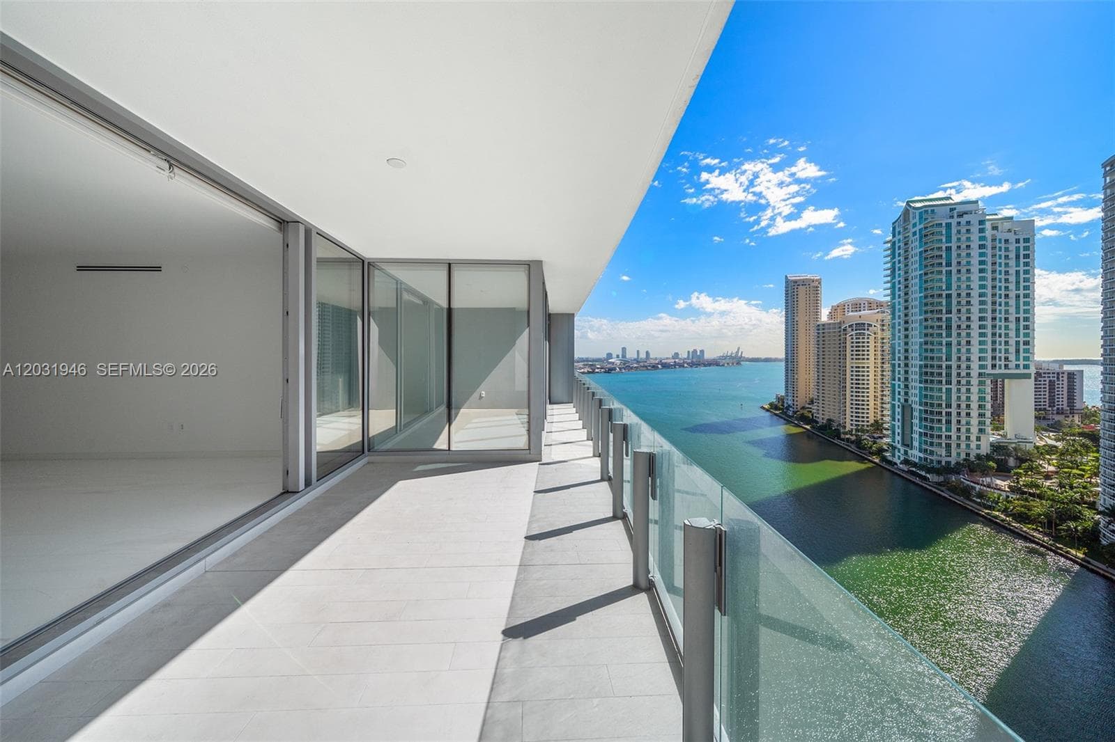Condo at 300 Biscayne Blvd Way, Miami — photo 3