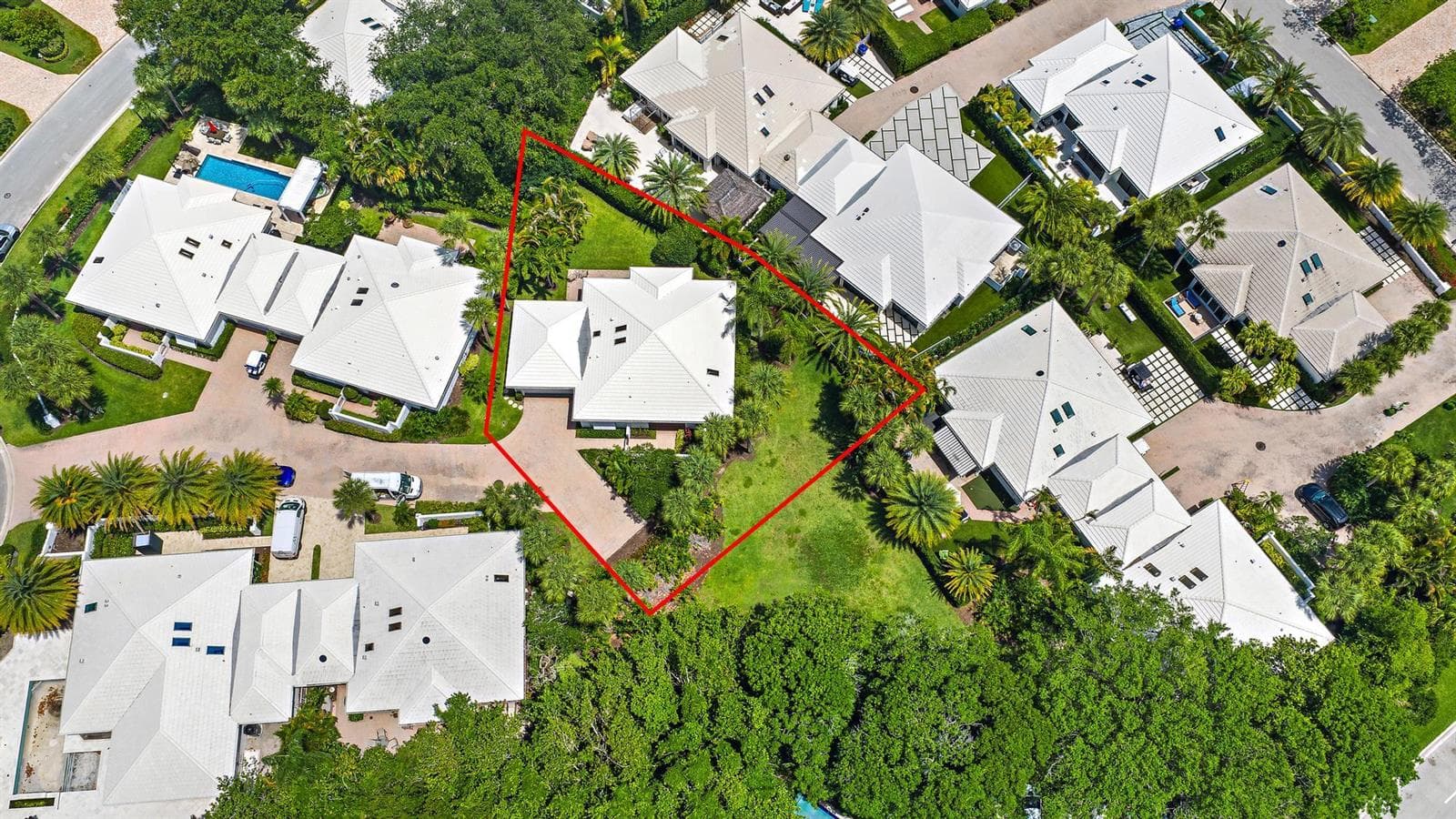 Single-family home at 4501 Captains Way, Jupiter, FL