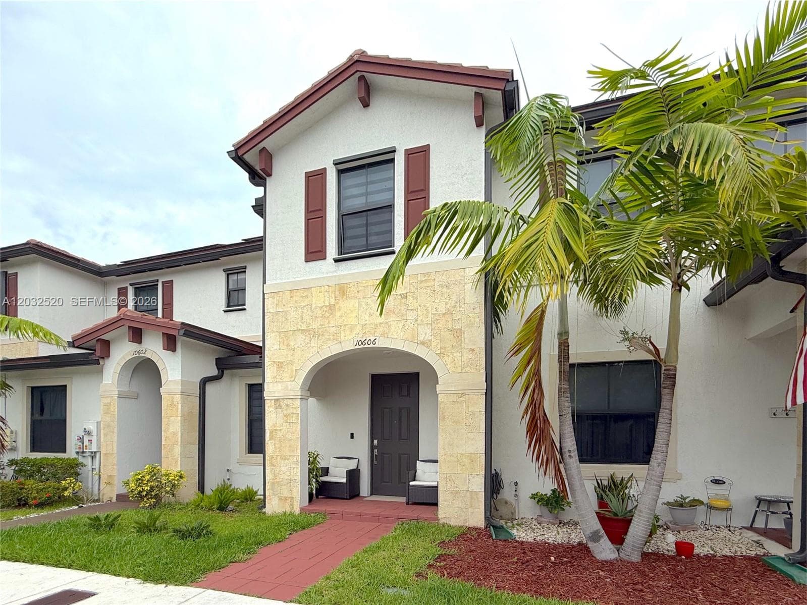 Townhouse at 10606 W 32nd Ln, Hialeah — photo 2