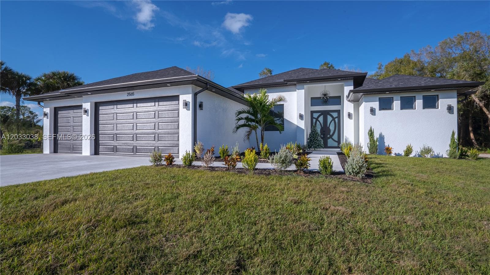 Single-family home at 2565 28th Ave Se, Naples, FL