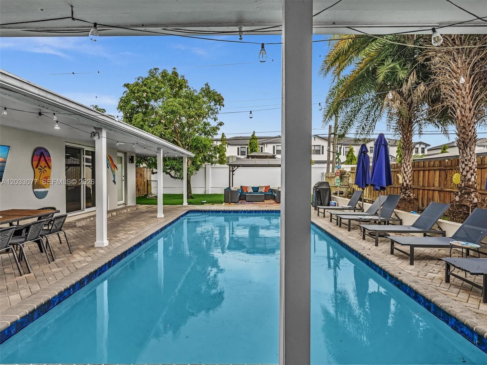 Single-family home at 5021 SW 29th Ter, Dania Beach, FL