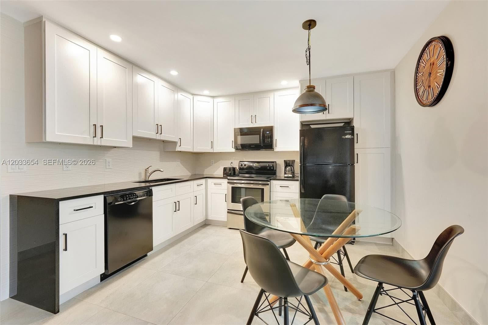 Condo at 221 SE 9th Ave, Pompano Beach, FL