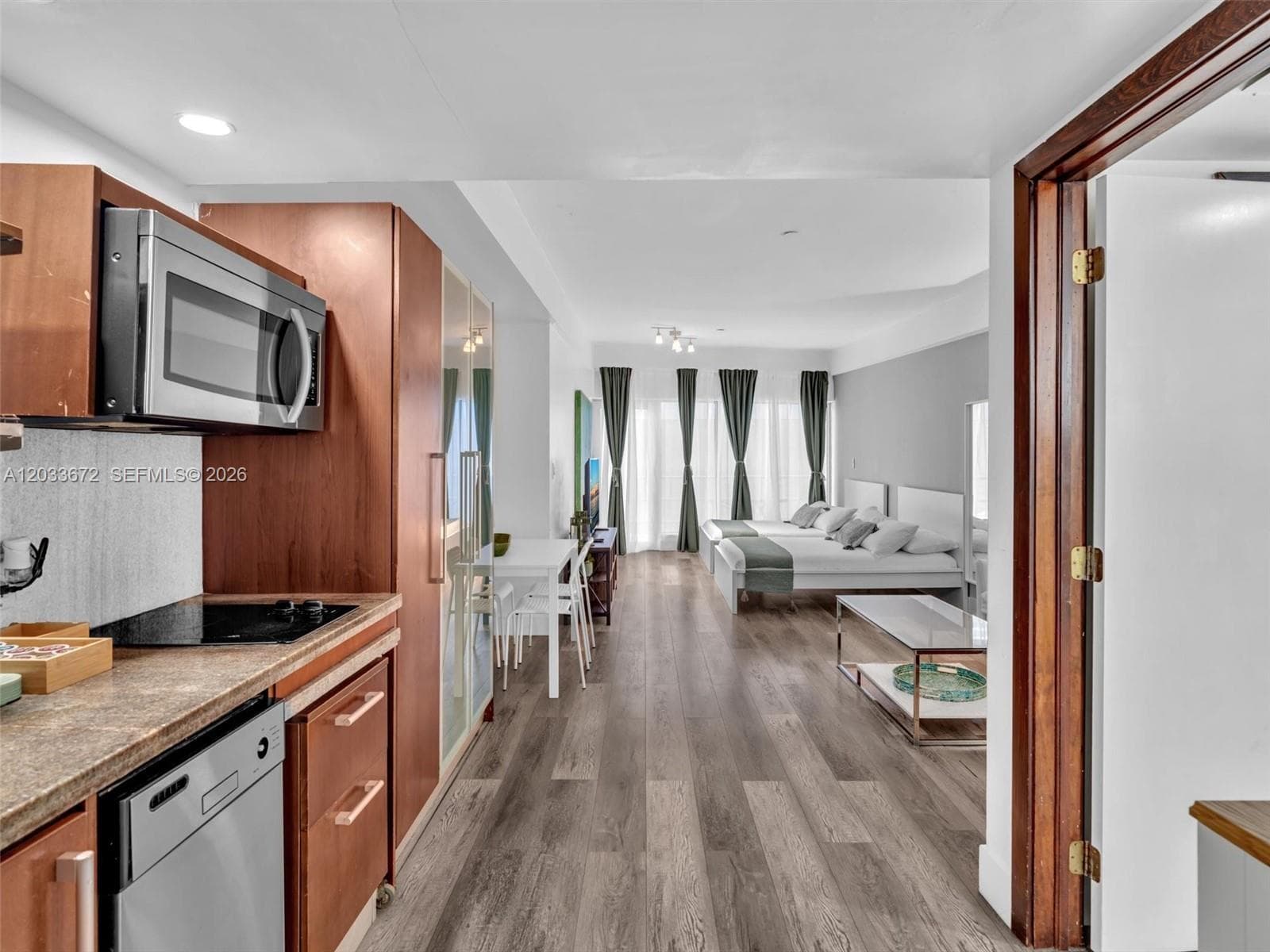 Full Kitchen, perfect for long stays
