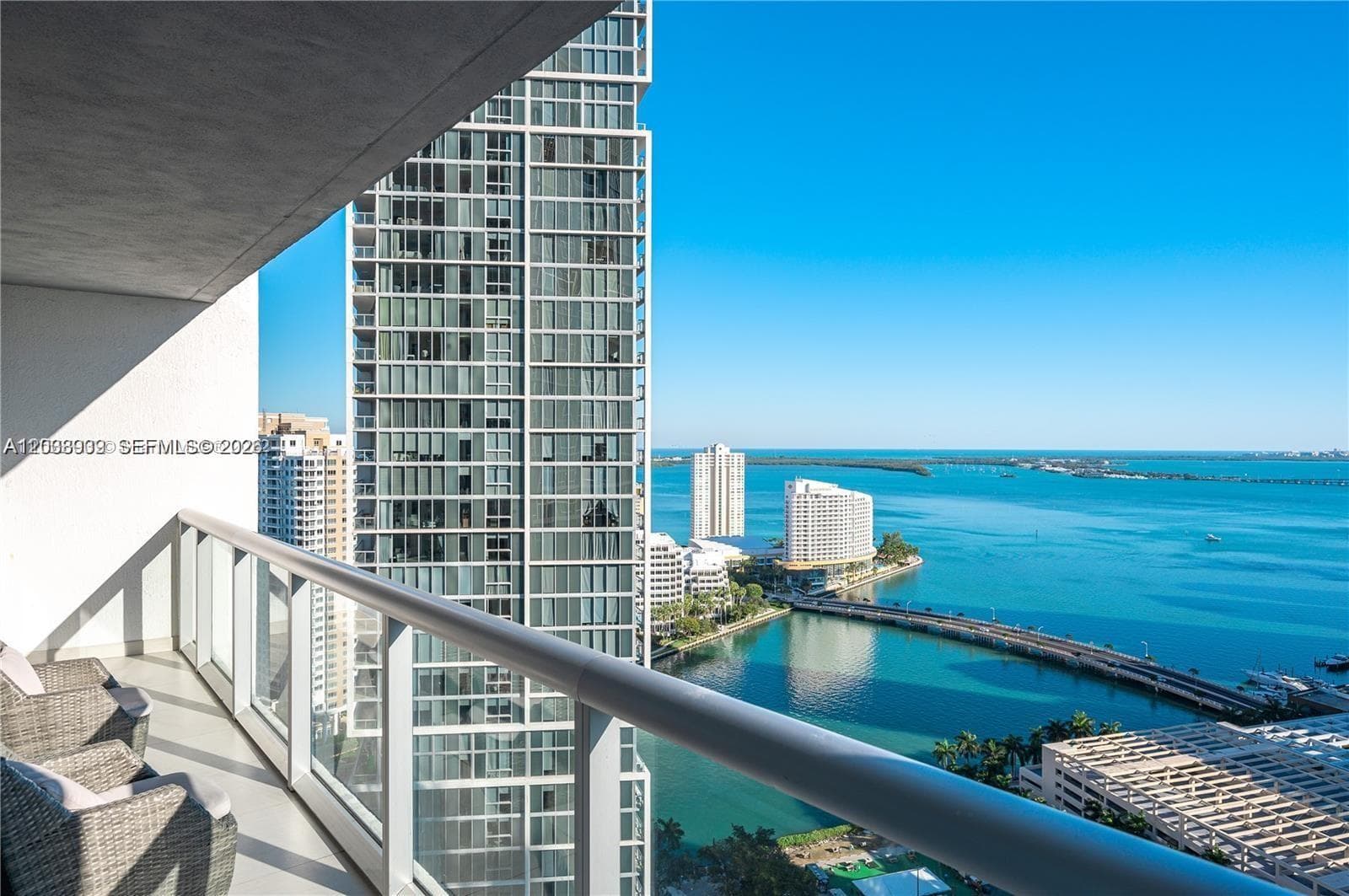 Condo at 485 Brickell Ave, Miami — photo 1