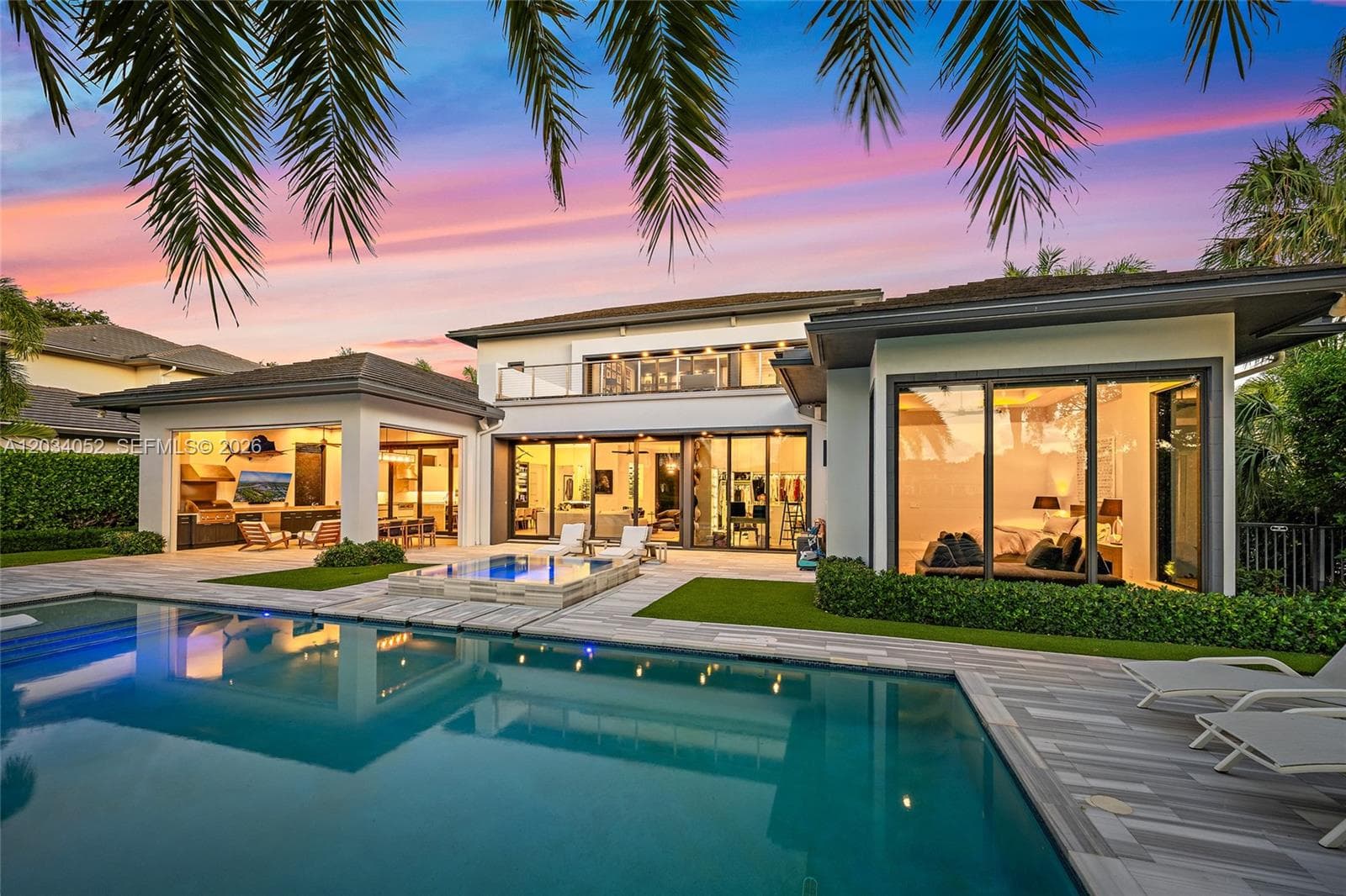 Single-family home at 162 Commodore Dr, Jupiter — photo 1