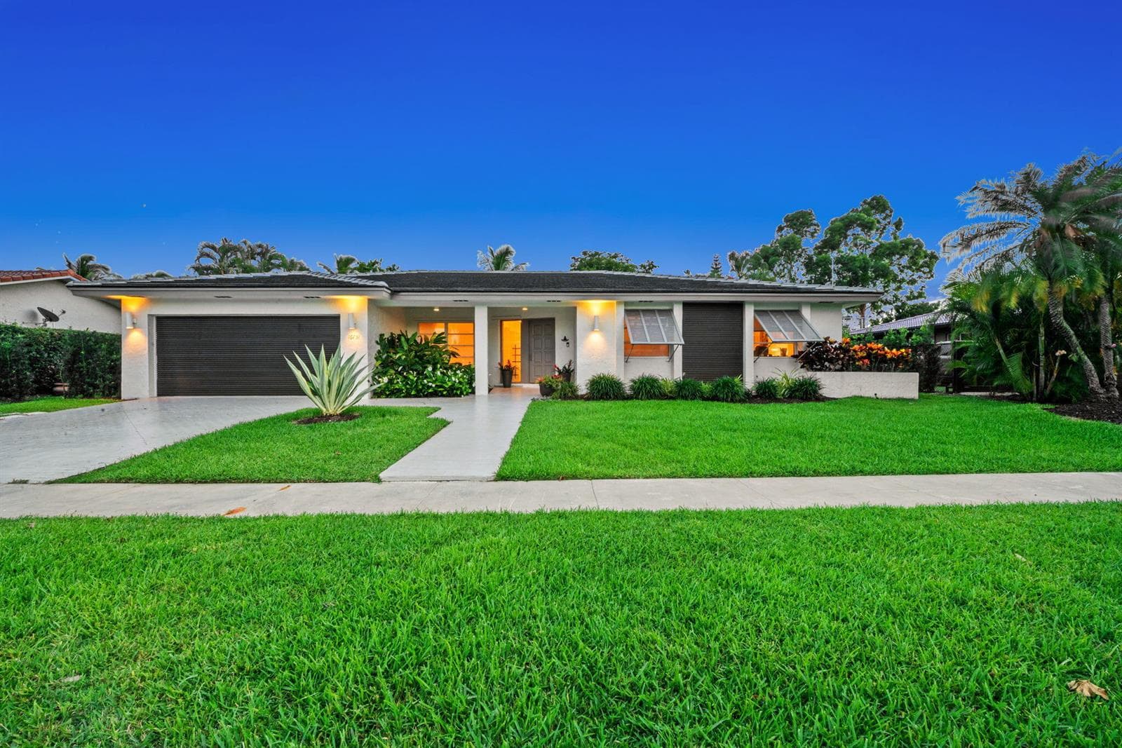 Single-family home at 16731 Harbor Court, Weston, FL