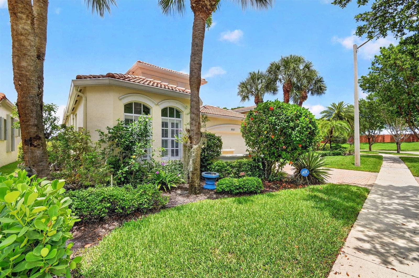 2-web-or-mls-8553 Via Grande E (2)