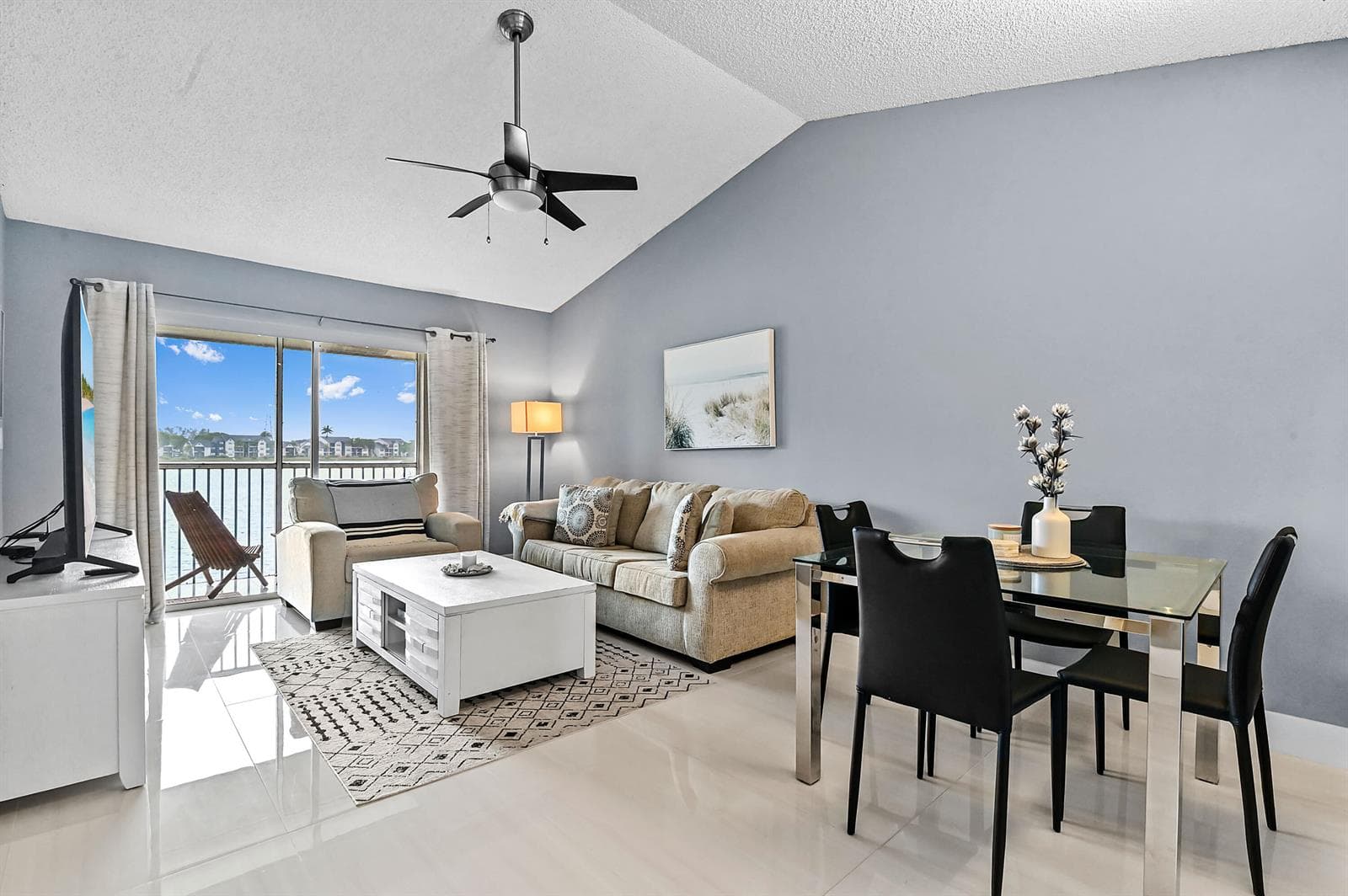 12 Living room 01