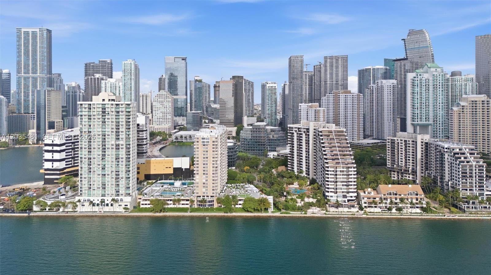 Condo at 520 SE Brickell Key Dr, Miami — photo 2