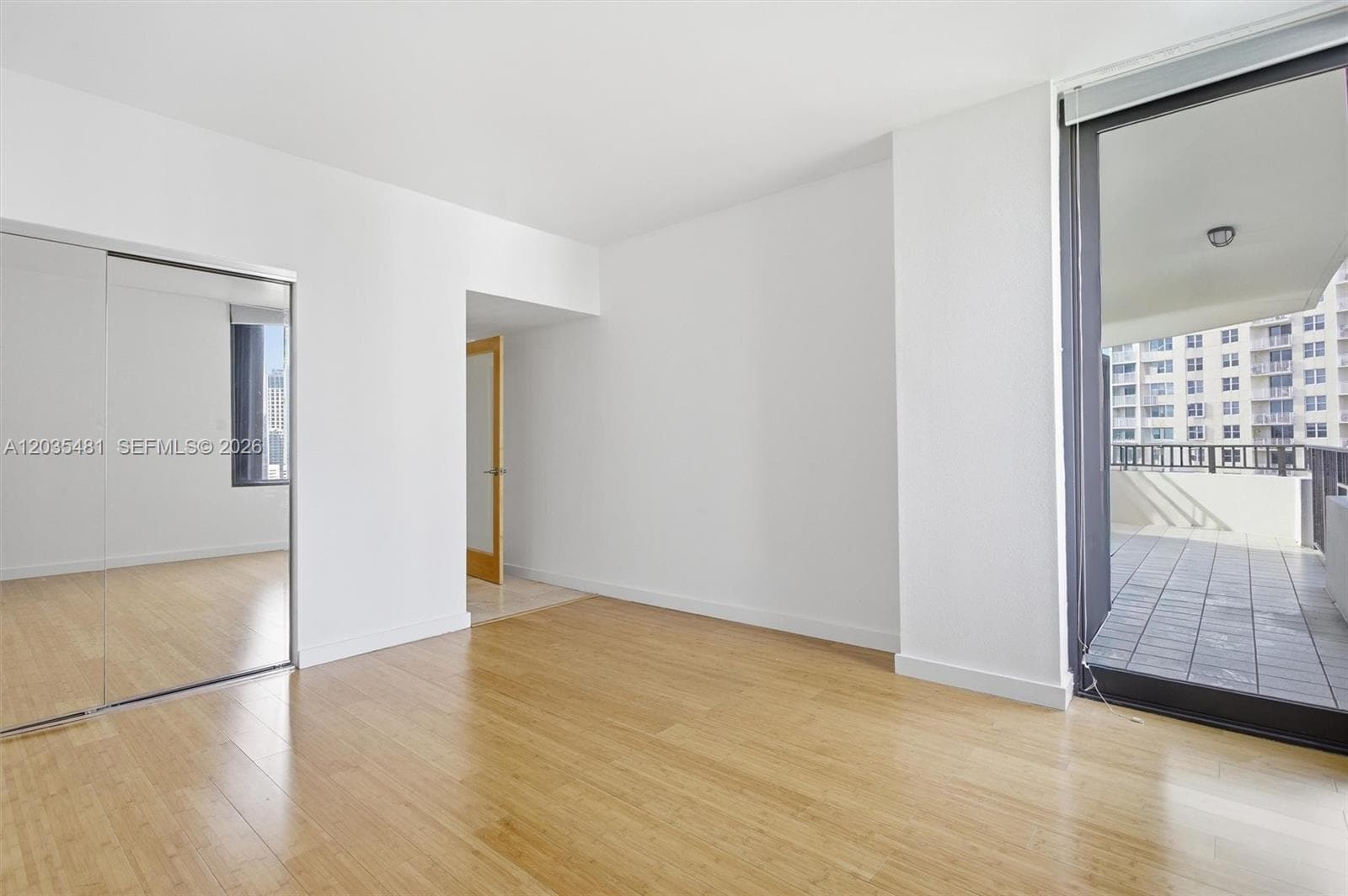 Condo at 520 SE Brickell Key Dr, Miami — photo 5