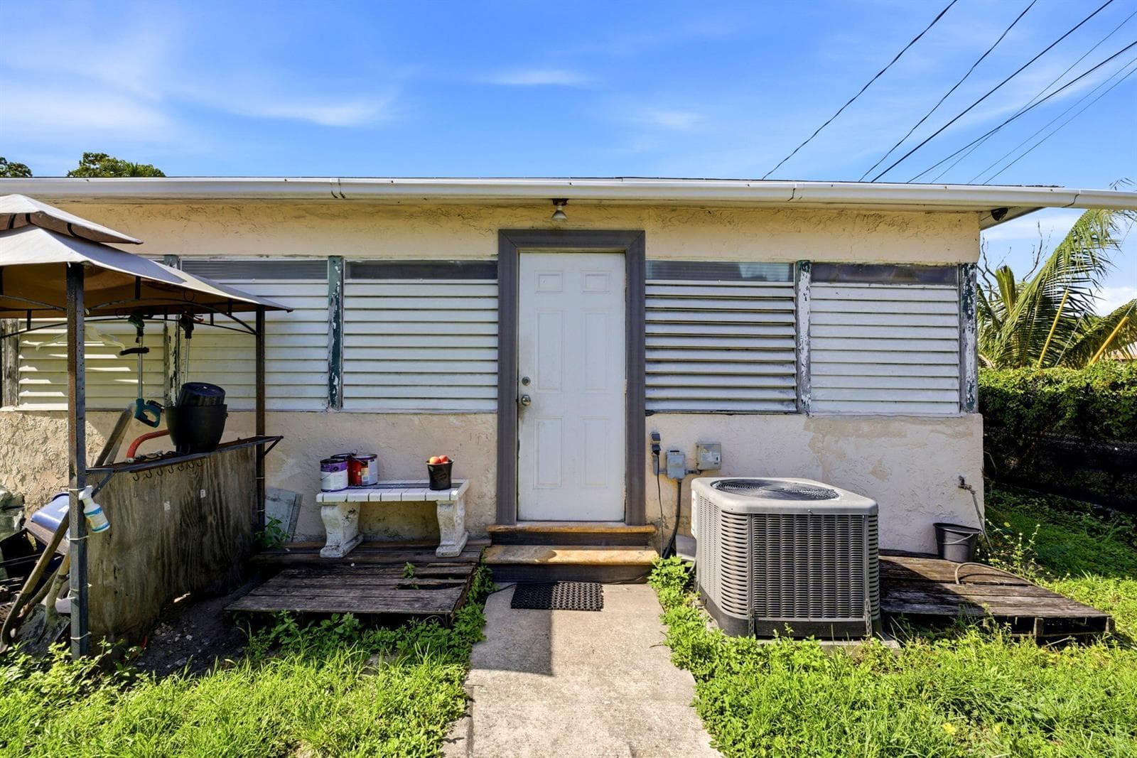 Single-family home at 823 Doctor Martin Luther King Junior Boulevard, Pompano Beach, FL