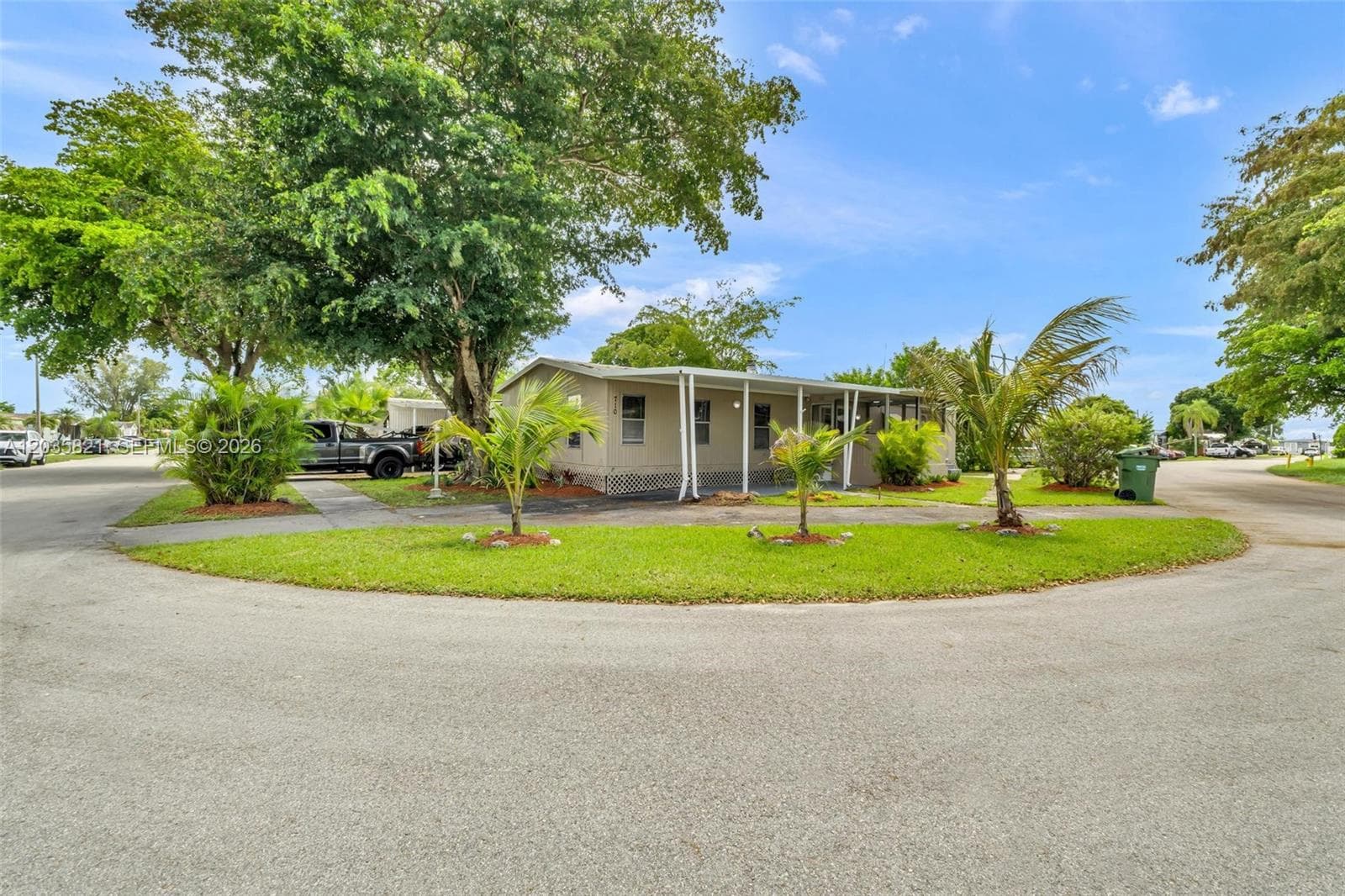 Mobile home at 710 NW 217th Way, Pembroke Pines, FL