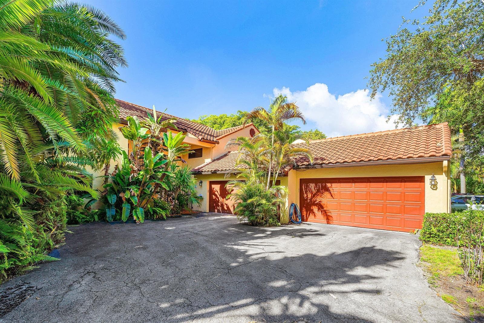 001-16VíaLago-BoyntonBeach-FL-33435-SMAL