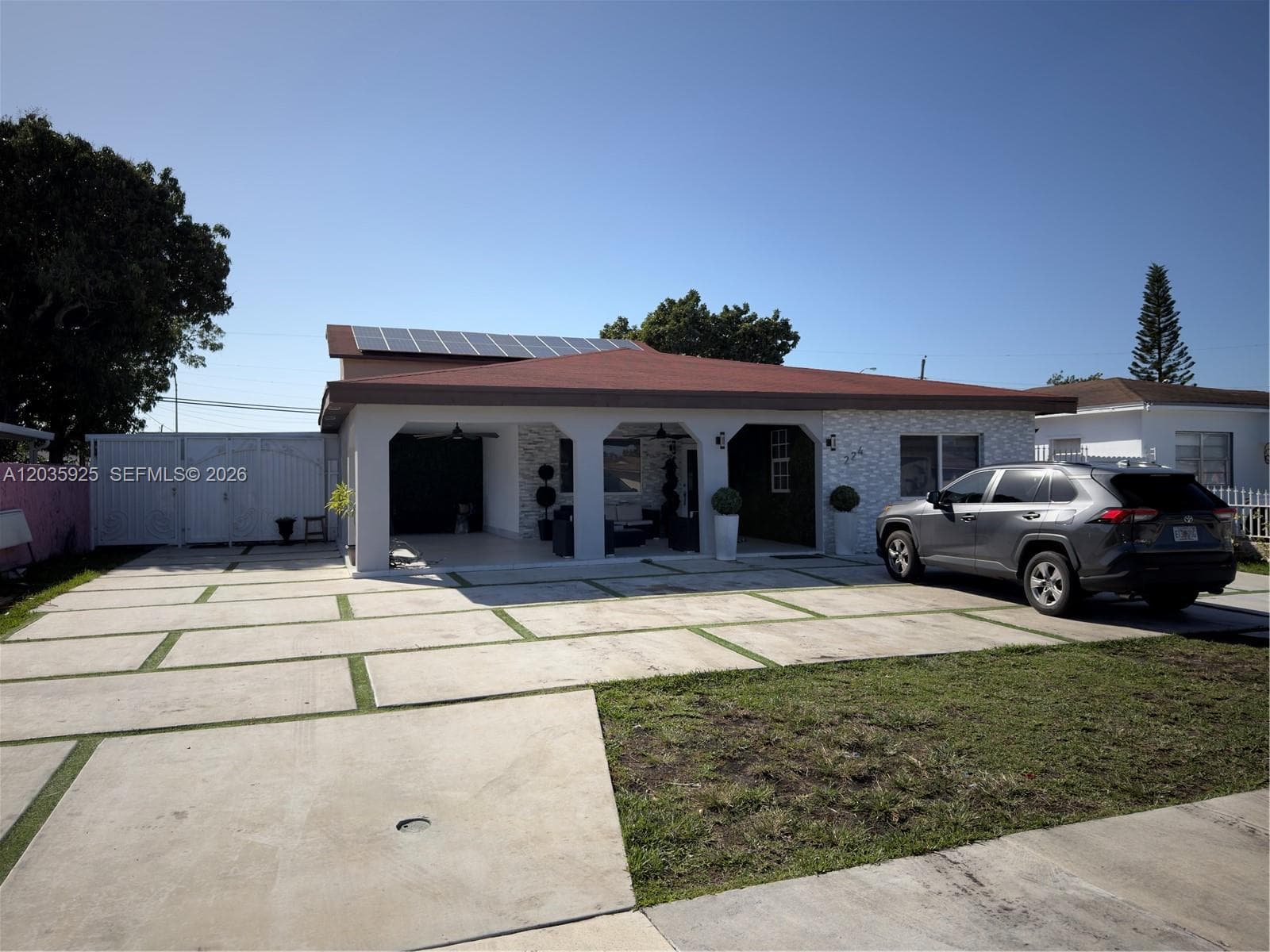 Single-family home at 224 E 42nd St, Hialeah — photo 3