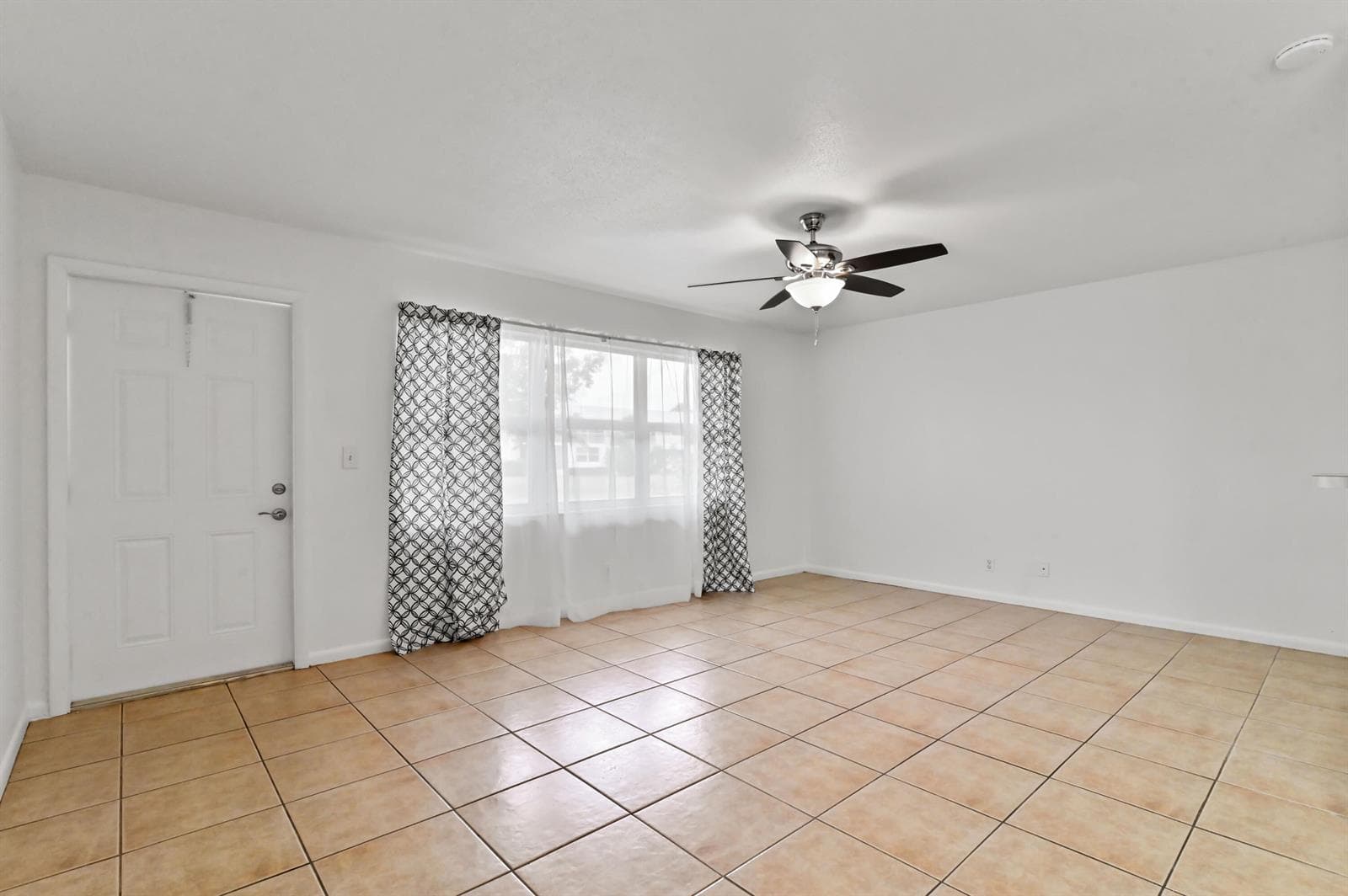 04 living room 01