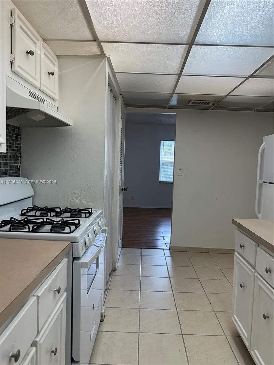 Condo at 18101 NW 68th Ave, Hialeah — photo 1