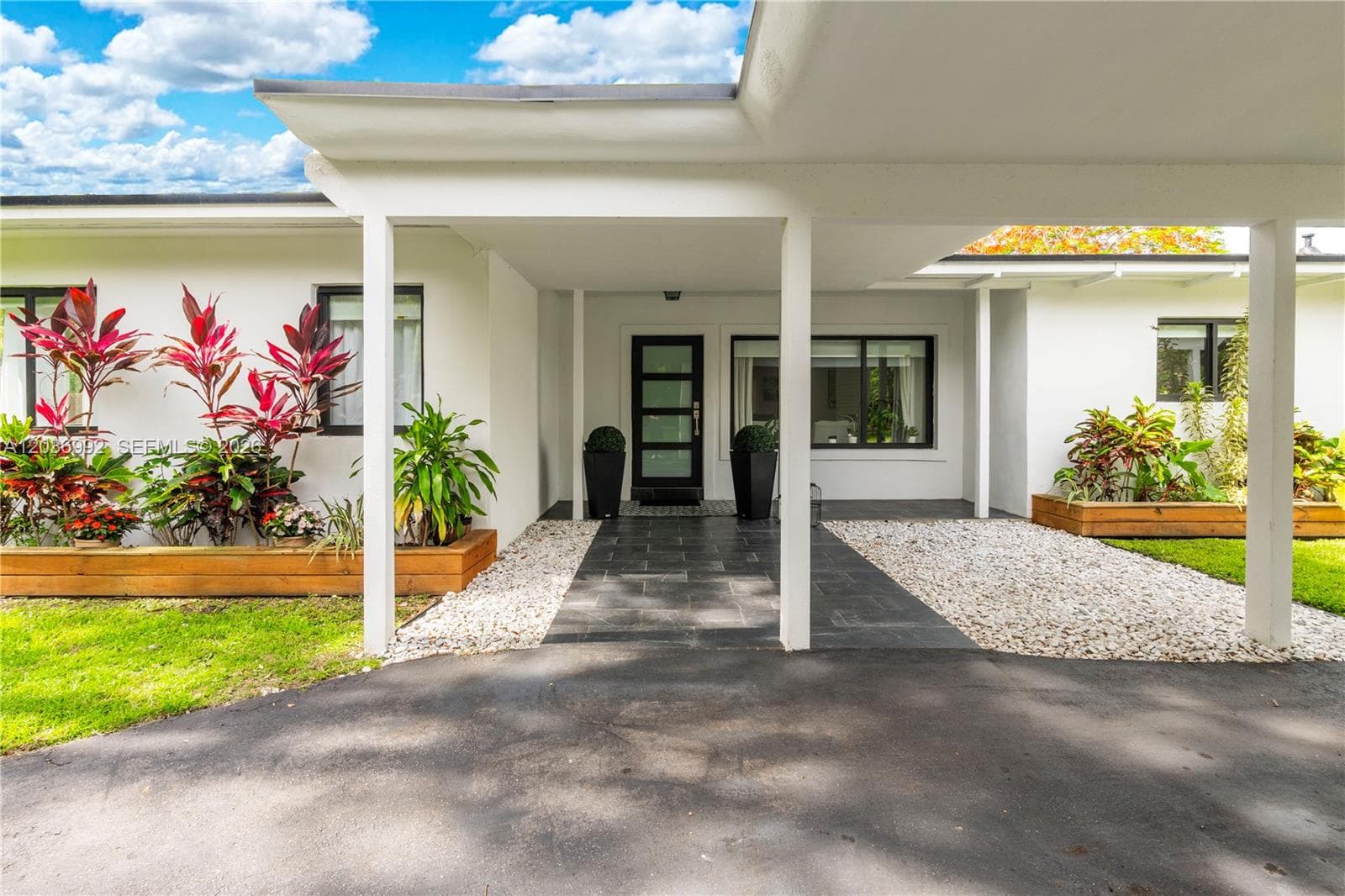 Single-family home at 7970 SW 122nd St, Pinecrest, FL