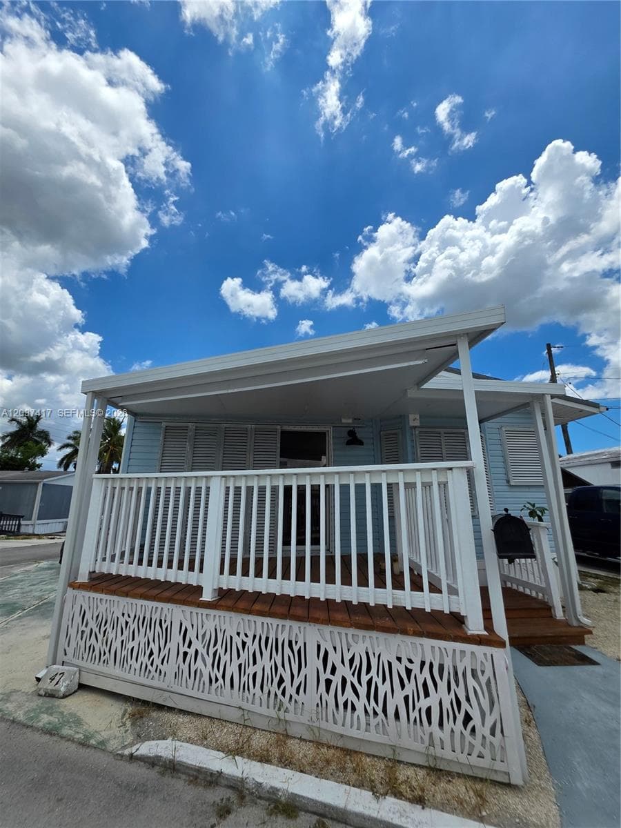 Mobile home at 17350 SW 232nd St  Lot #47, Miami, FL