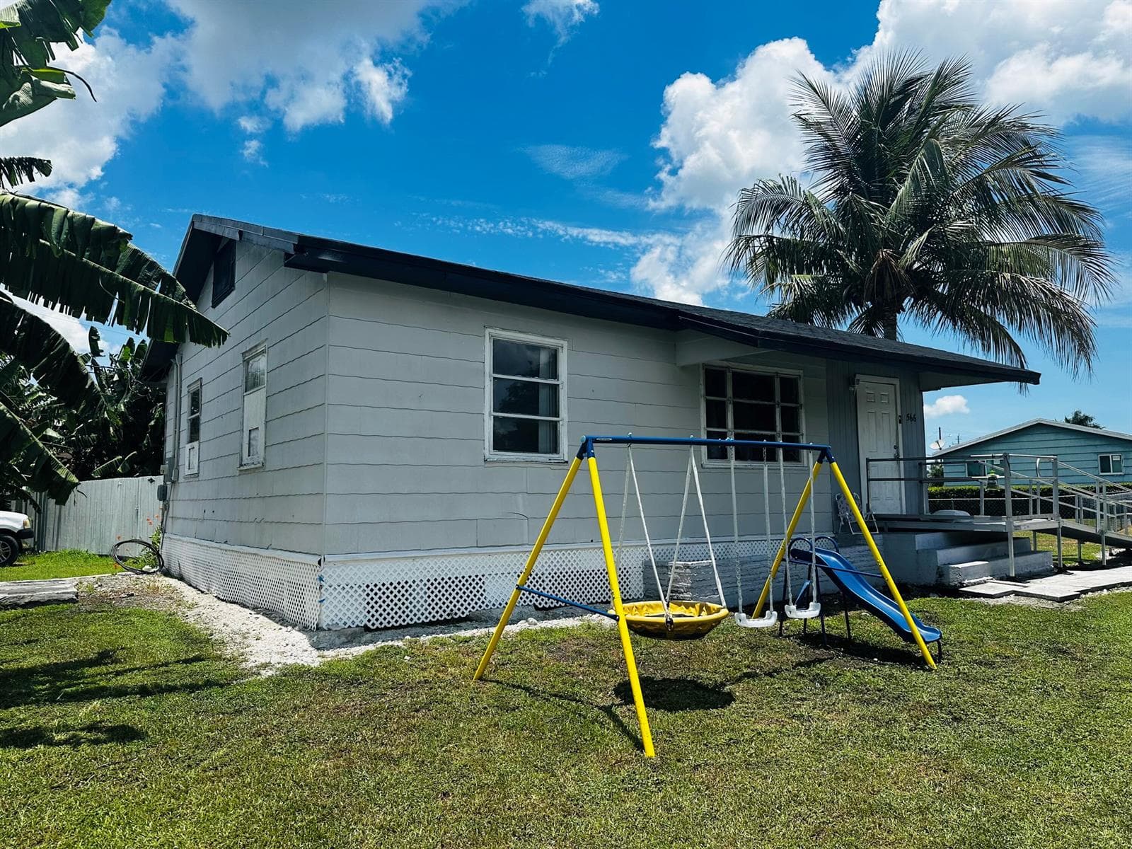 Single-family home at 566 SE 7th Drive, Belle Glade, FL