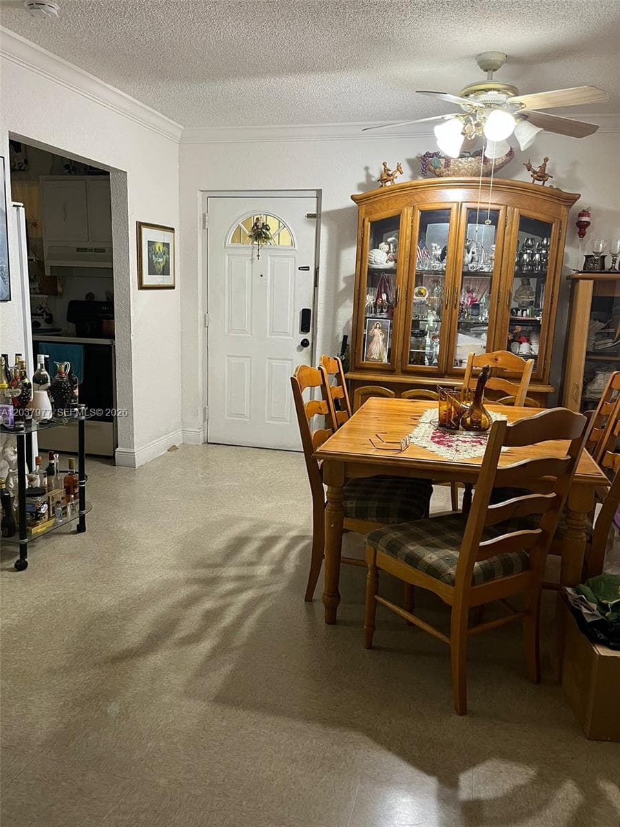 Condo at 525 W 69th St, Hialeah, FL